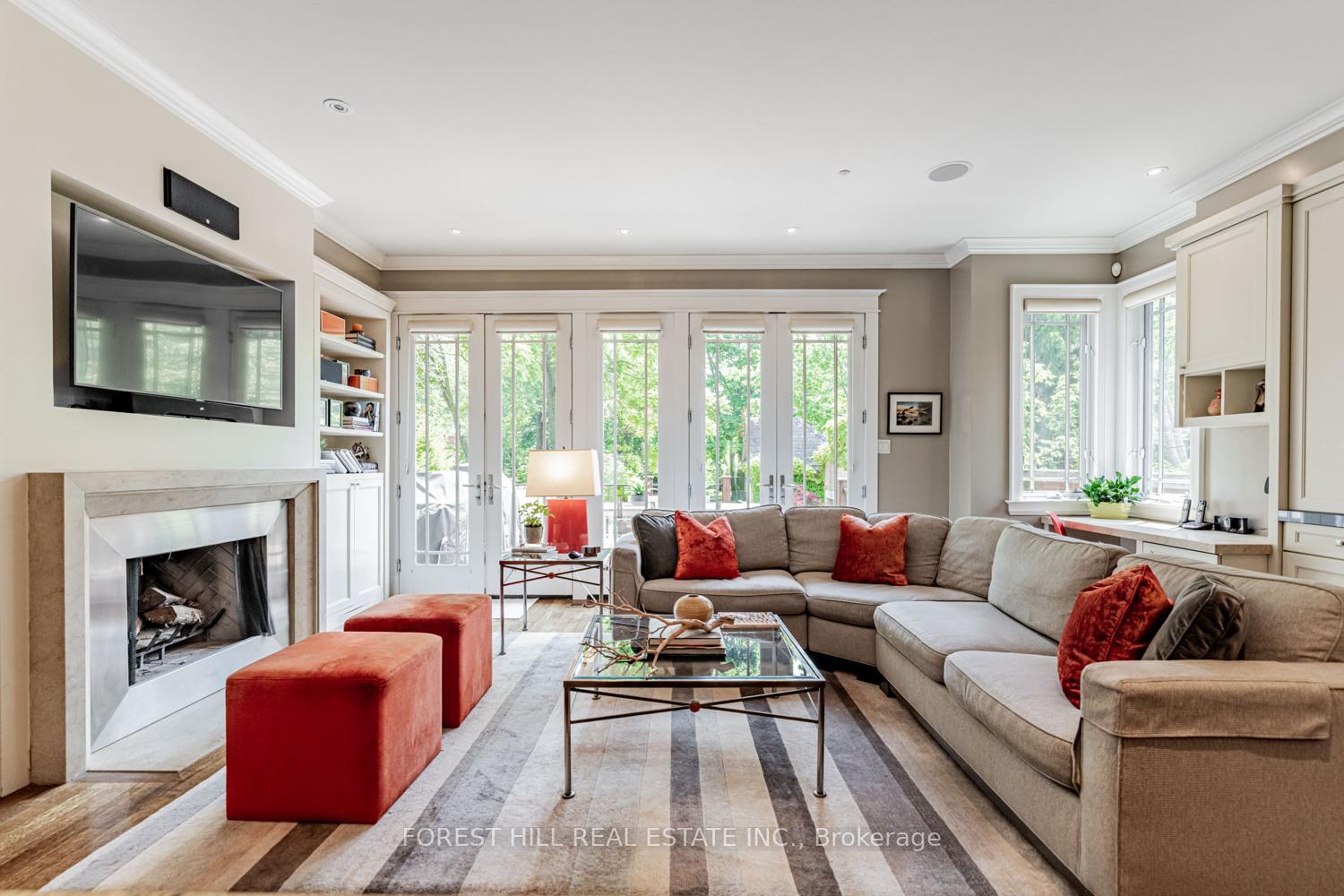 Photo 8 of 35 Sheldrake Boulevard, Toronto, Mount Pleasant East — HOMEH