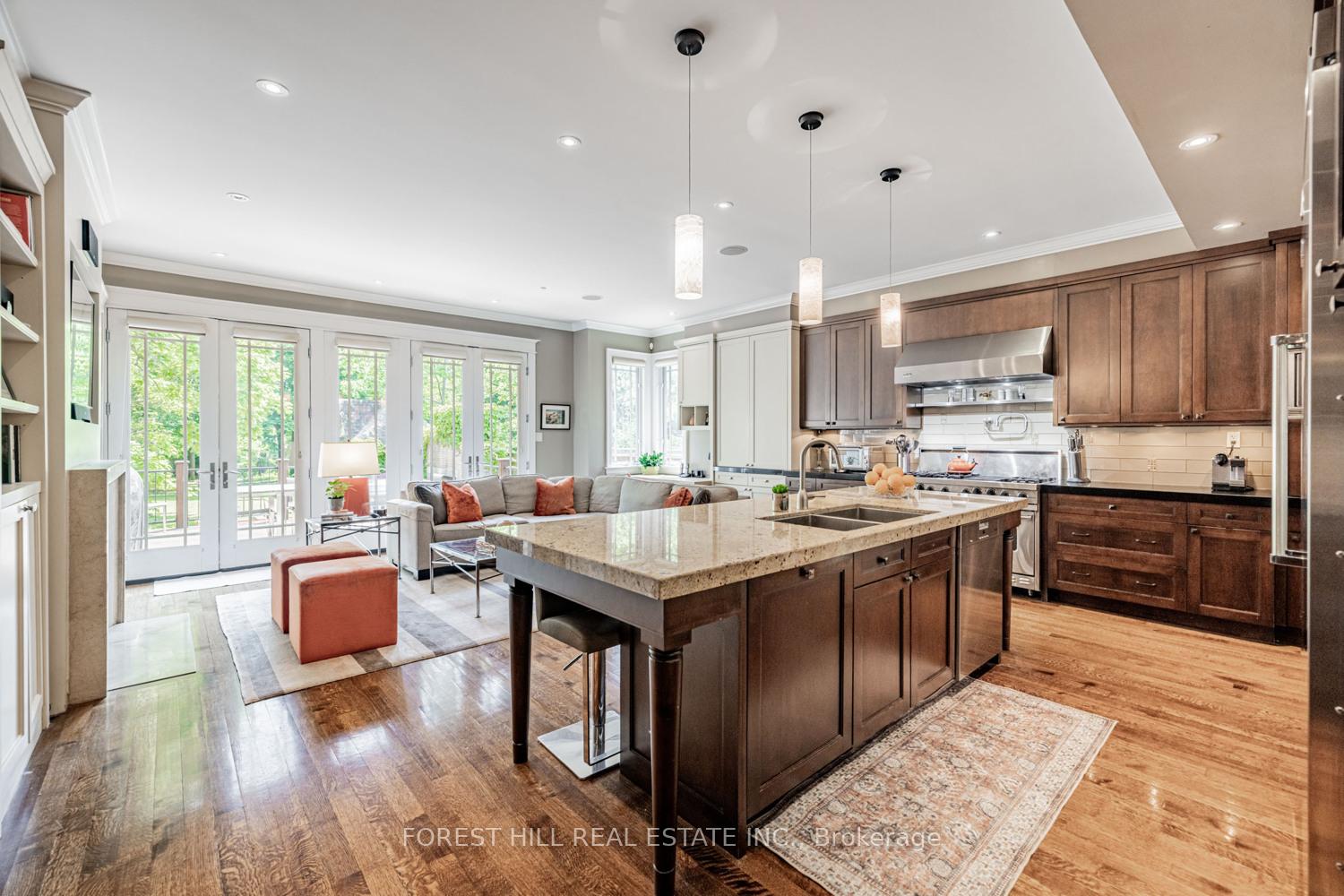 Photo 11 of 35 Sheldrake Boulevard, Toronto, Mount Pleasant East — HOMEH