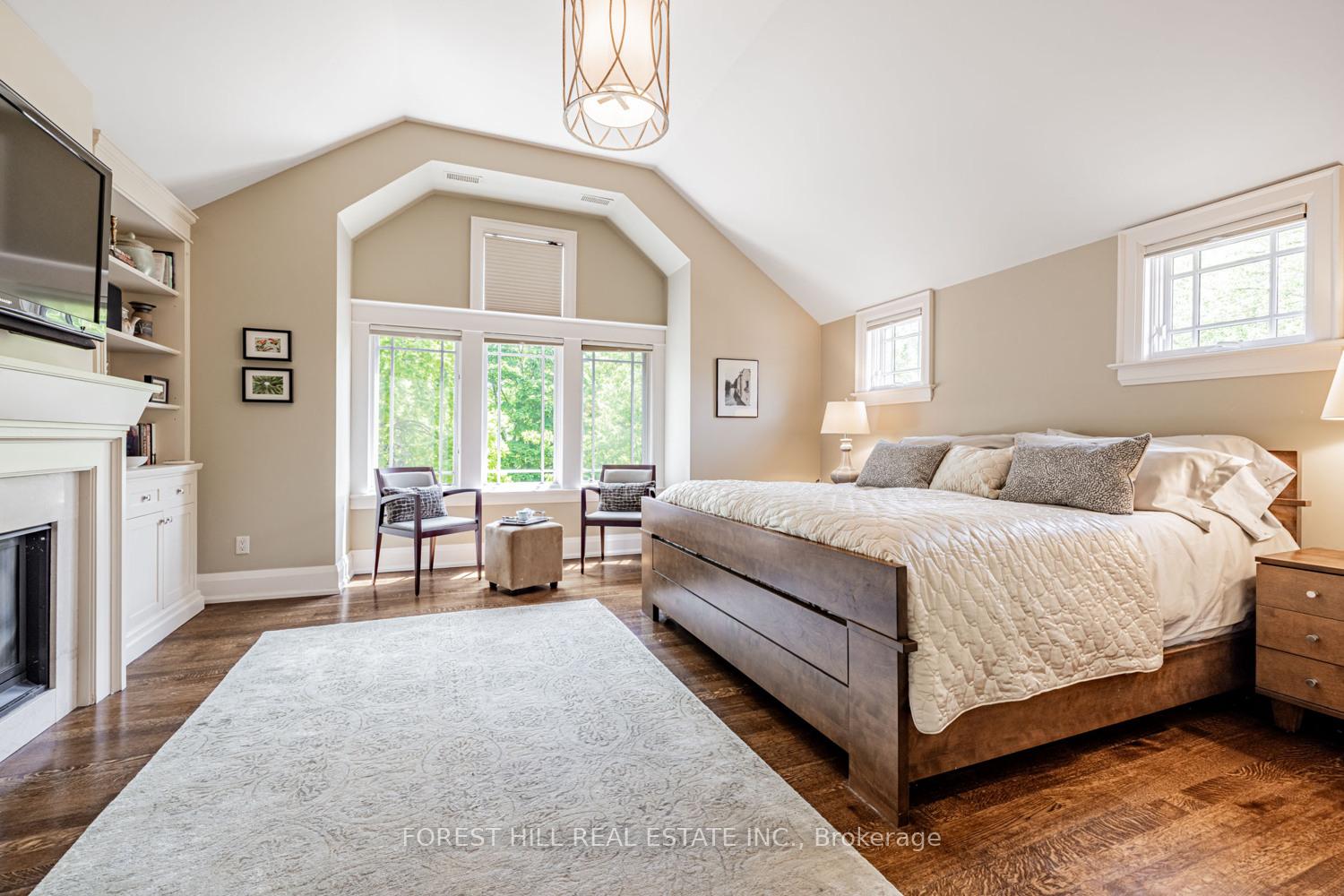 Photo 15 of 35 Sheldrake Boulevard, Toronto, Mount Pleasant East — HOMEH