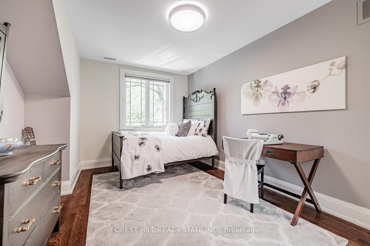 Photo 16 of 35 Sheldrake Boulevard, Toronto, Mount Pleasant East — HOMEH