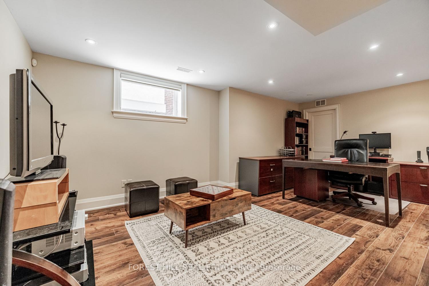 Photo 21 of 35 Sheldrake Boulevard, Toronto, Mount Pleasant East — HOMEH