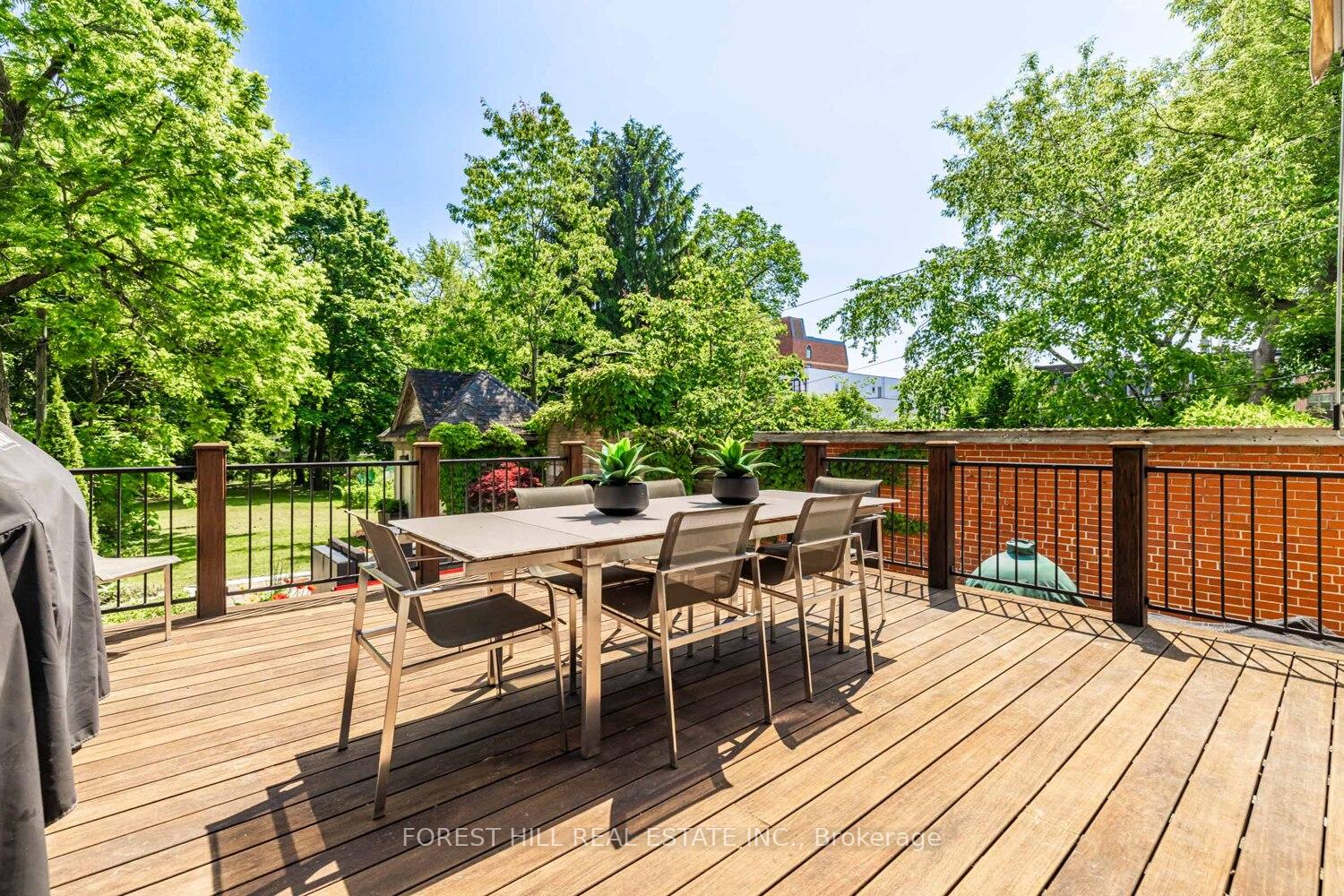 Photo 25 of 35 Sheldrake Boulevard, Toronto, Mount Pleasant East — HOMEH