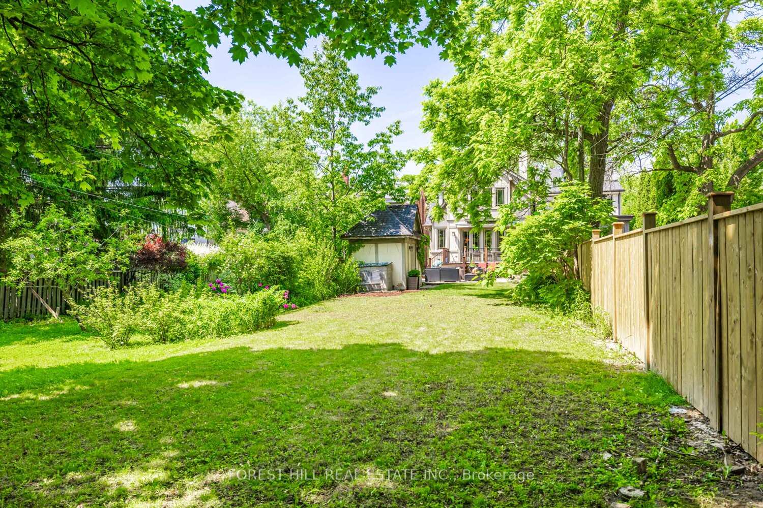 Photo 22 of 35 Sheldrake Boulevard, Toronto, Mount Pleasant East — HOMEH