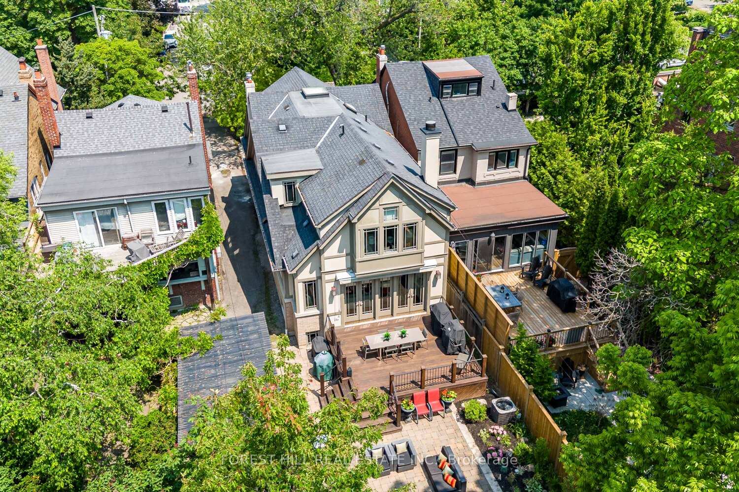 Photo 26 of 35 Sheldrake Boulevard, Toronto, Mount Pleasant East — HOMEH