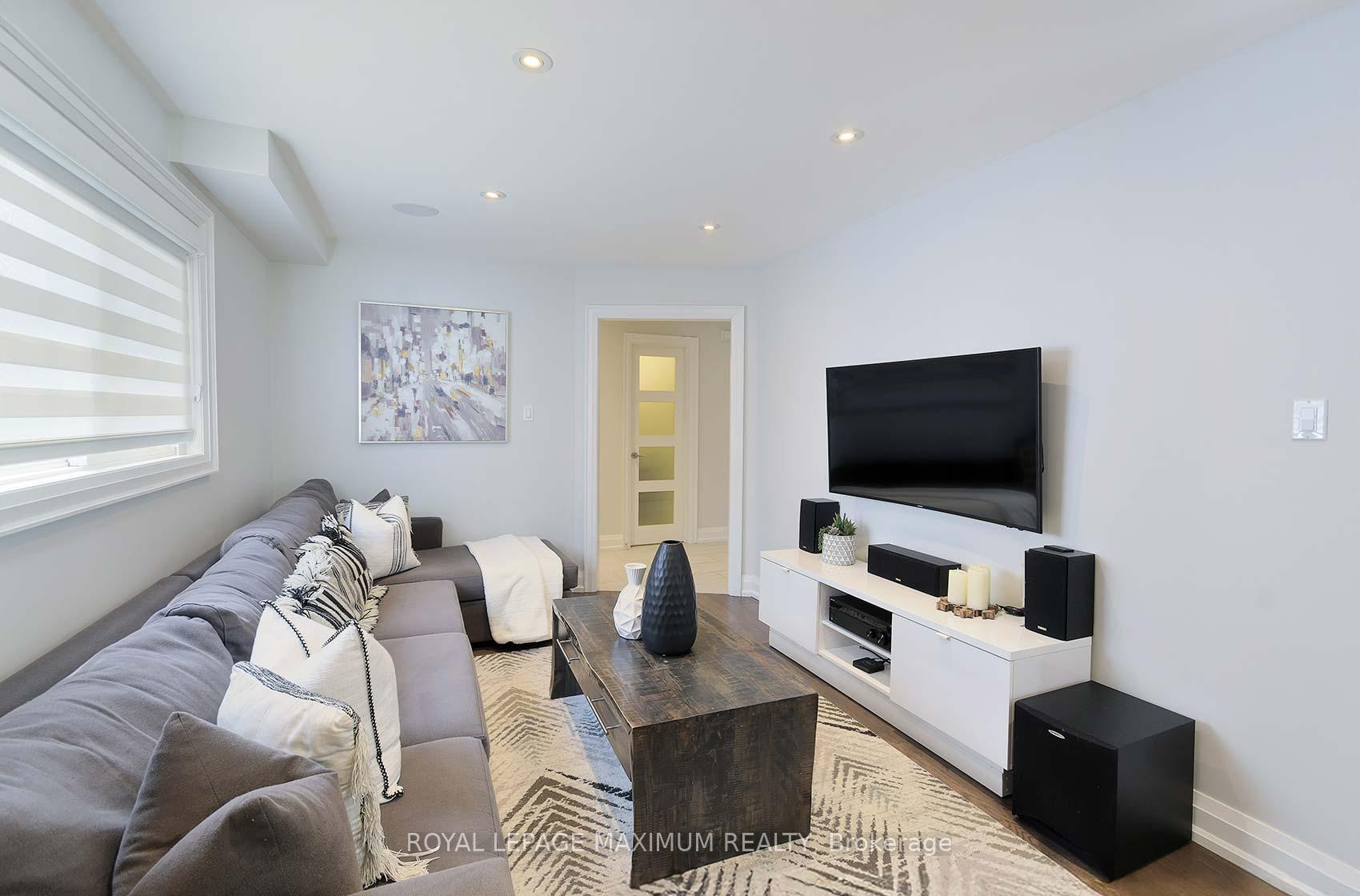 Photo 8 of 9 Pembrook Street, Caledon, Bolton East — HOMEH