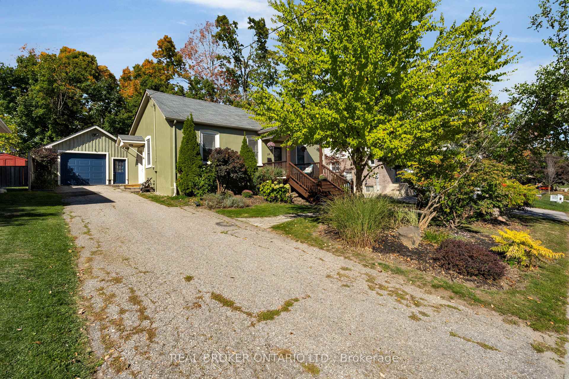 Photo 30 of 38 Grove Street, Barrie, Codrington — HOMEH