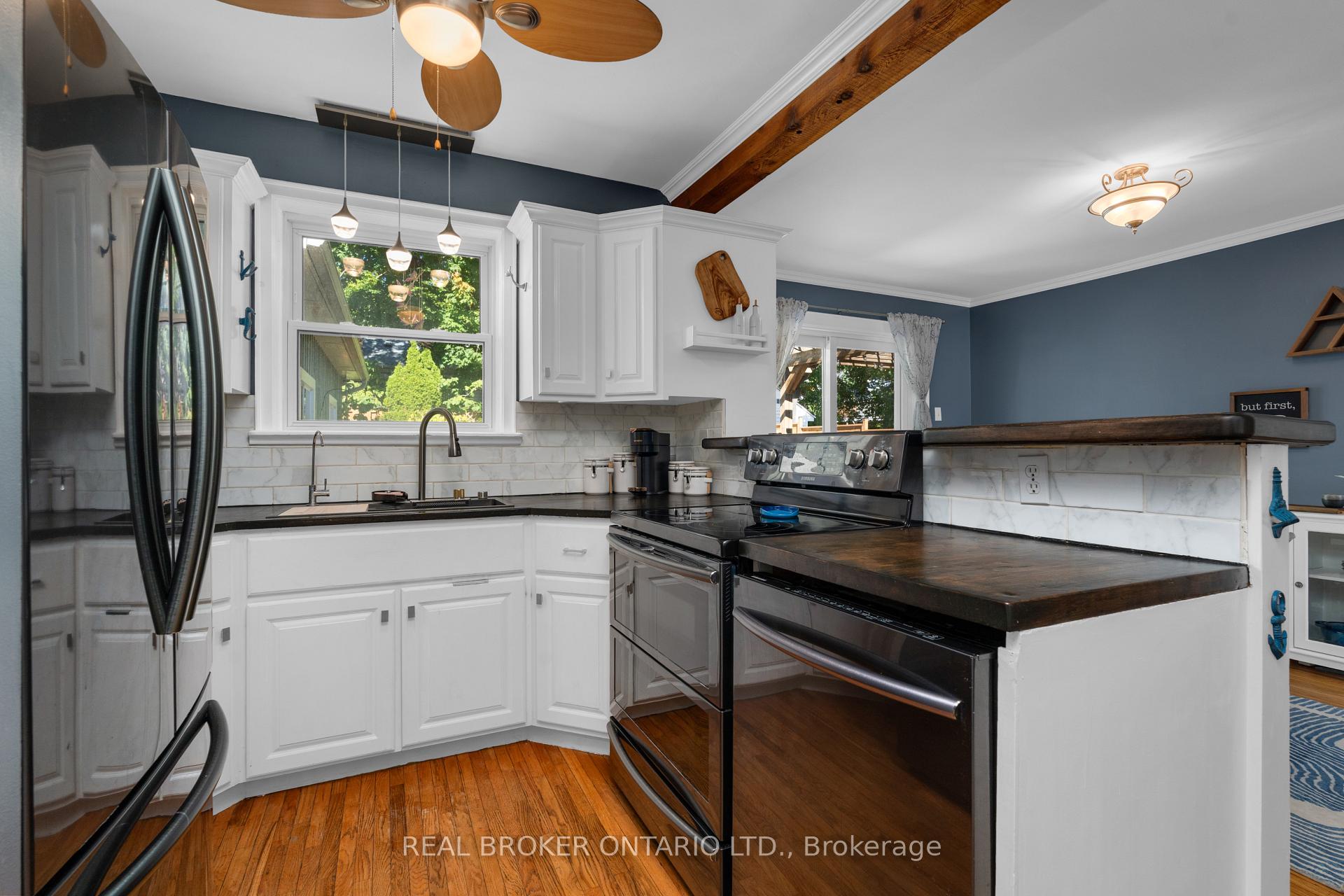Photo 5 of 38 Grove Street, Barrie, Codrington — HOMEH