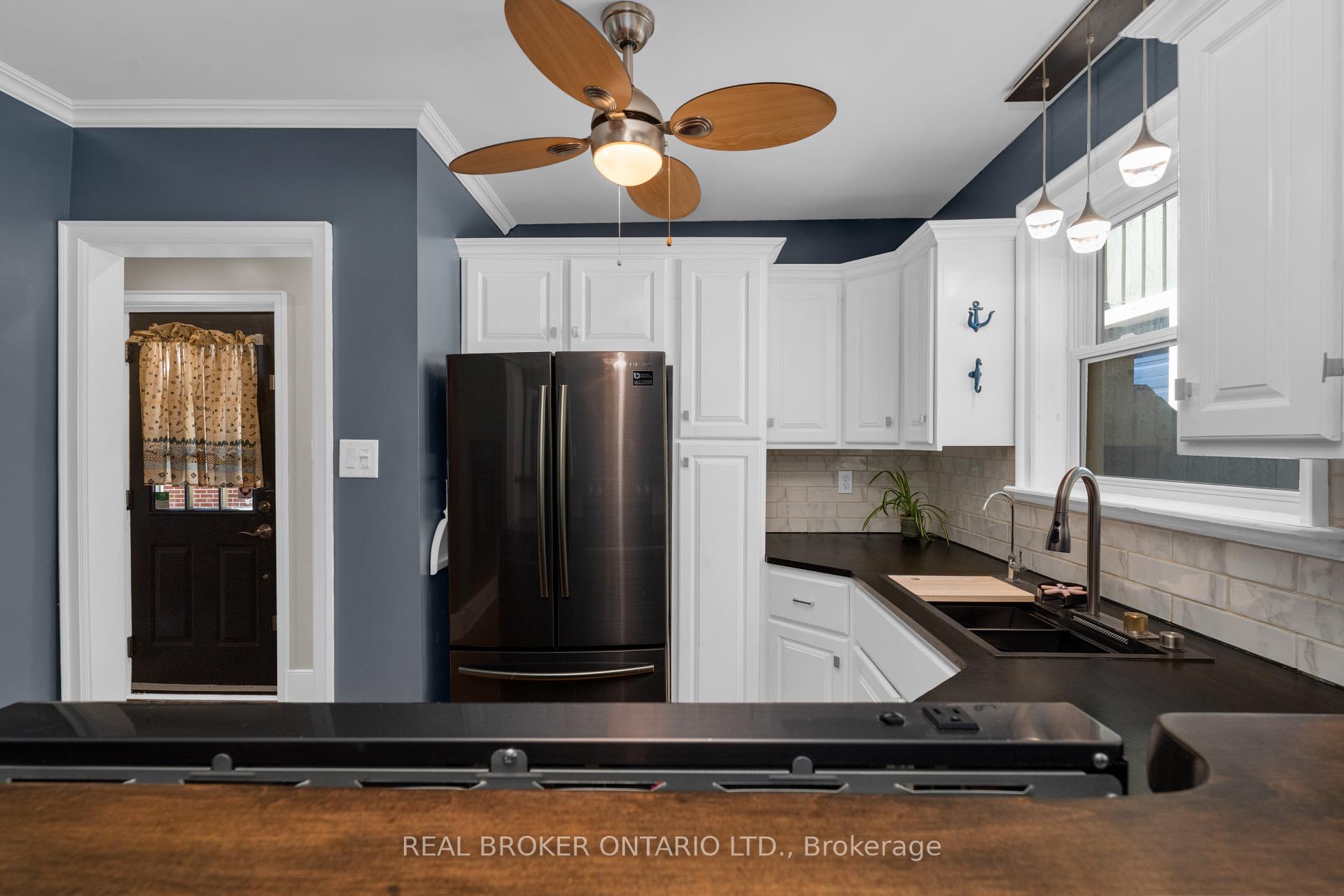 Photo 7 of 38 Grove Street, Barrie, Codrington — HOMEH