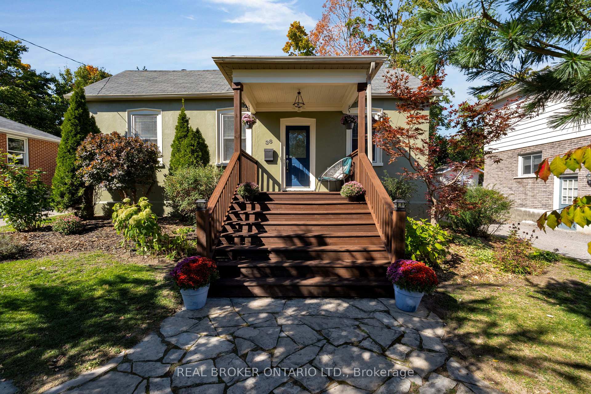 Photo 44 of 38 Grove Street, Barrie, Codrington — HOMEH