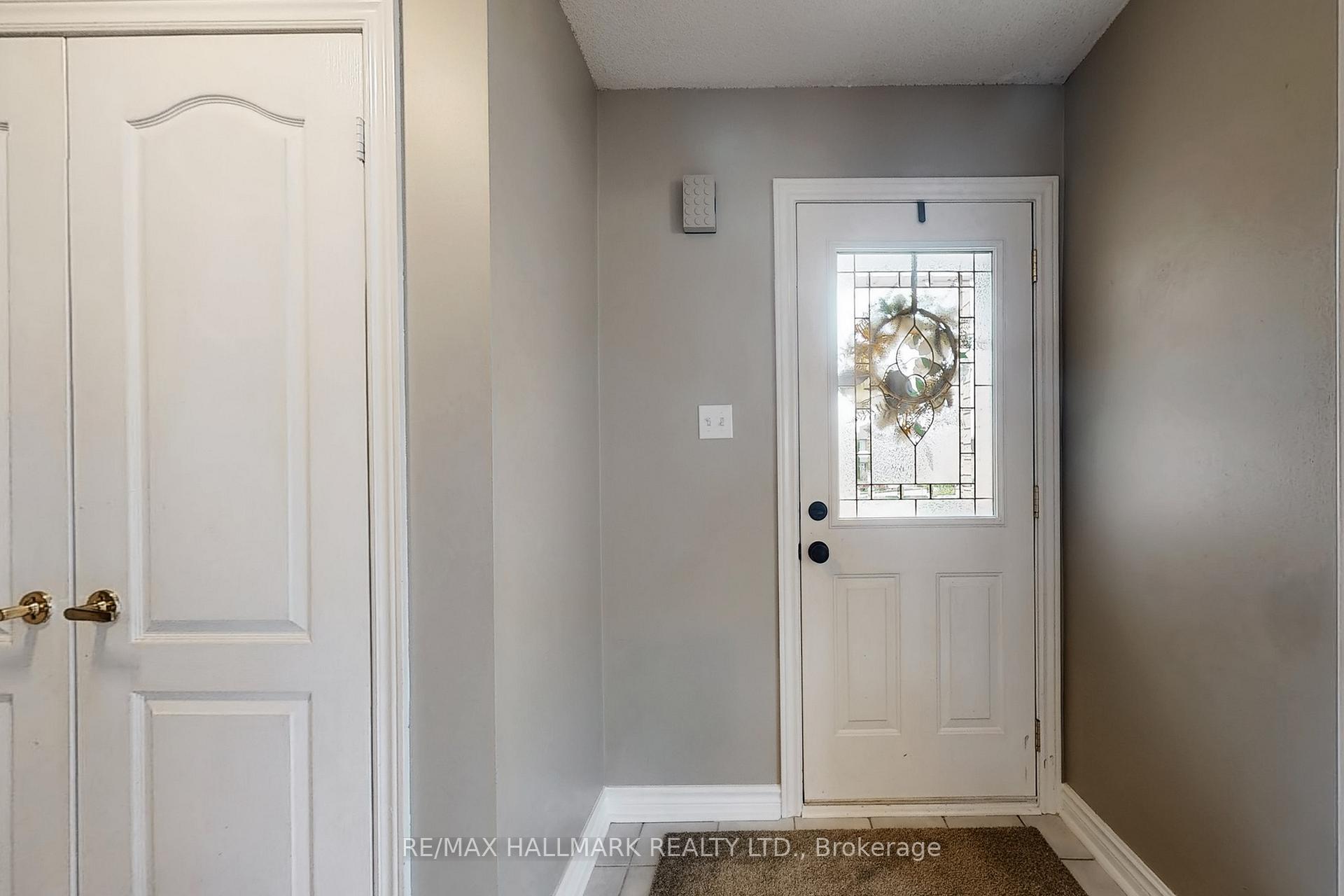 Photo 3 of 8 Stearns Court, Ajax, Central West — HOMEH