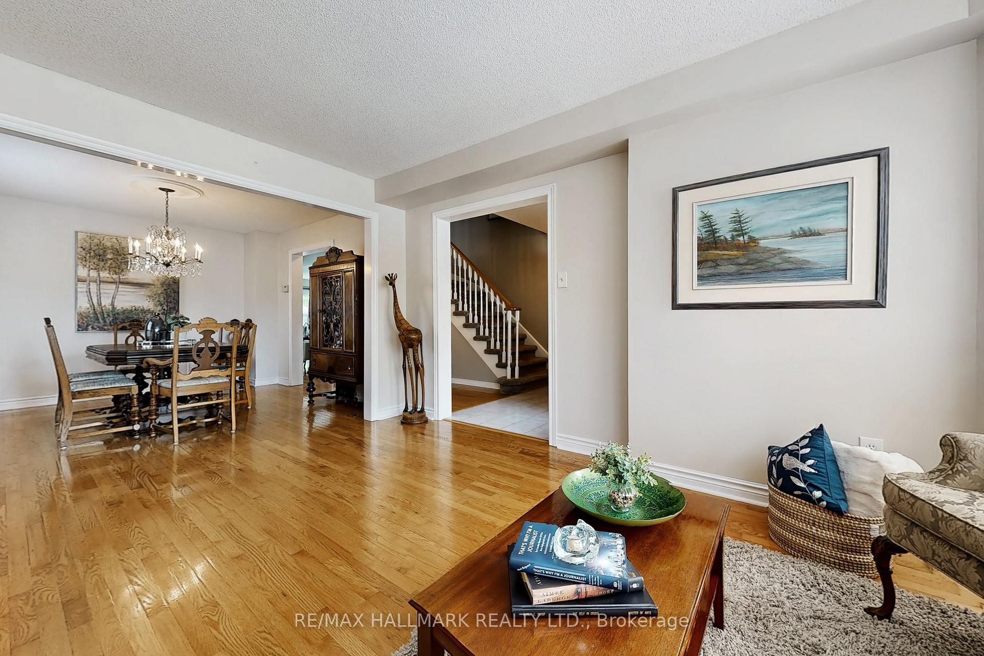 Photo 4 of 8 Stearns Court, Ajax, Central West — HOMEH