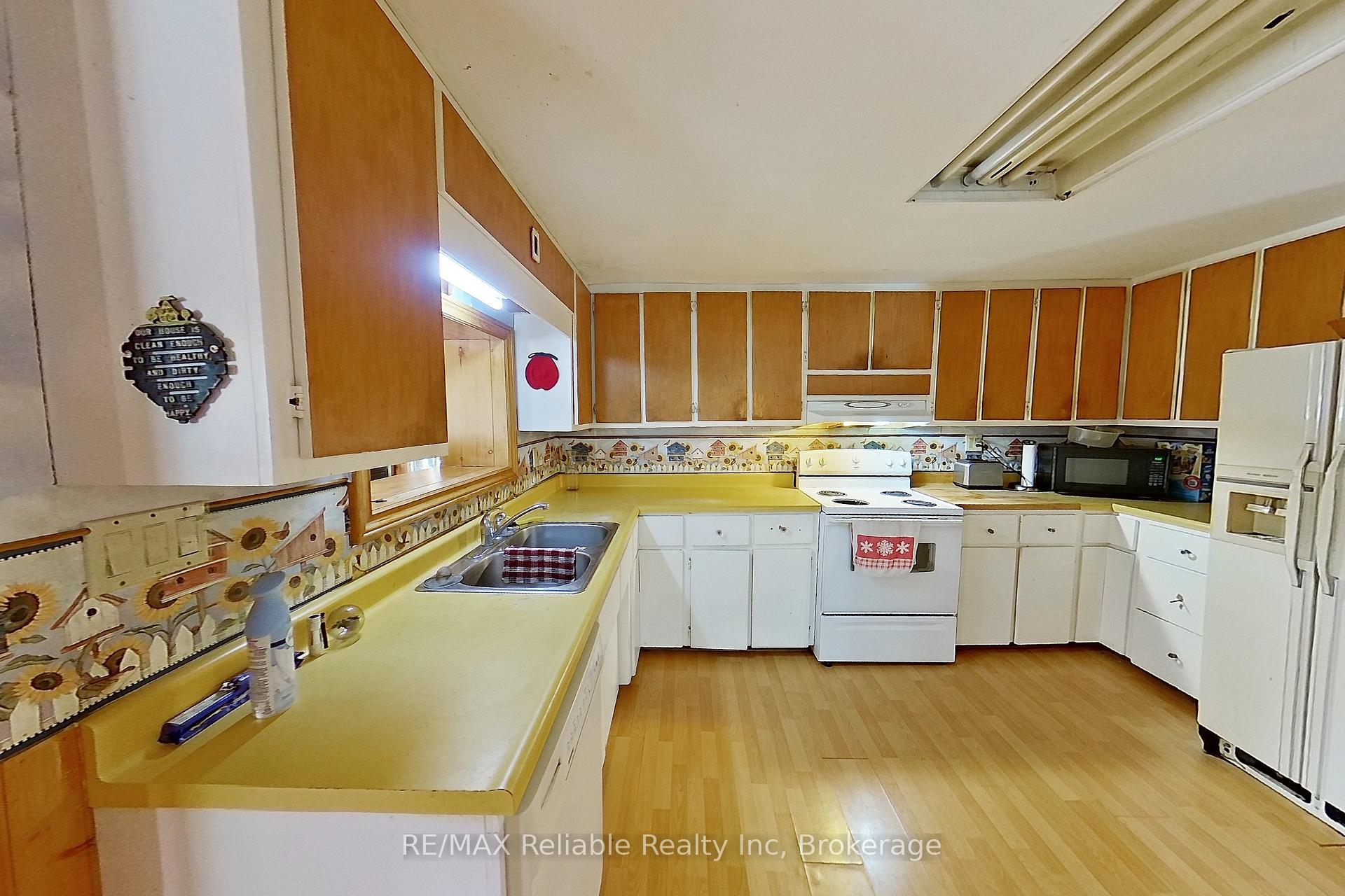 Photo 9 of 83 North Street S, Central Huron, Clinton — HOMEH