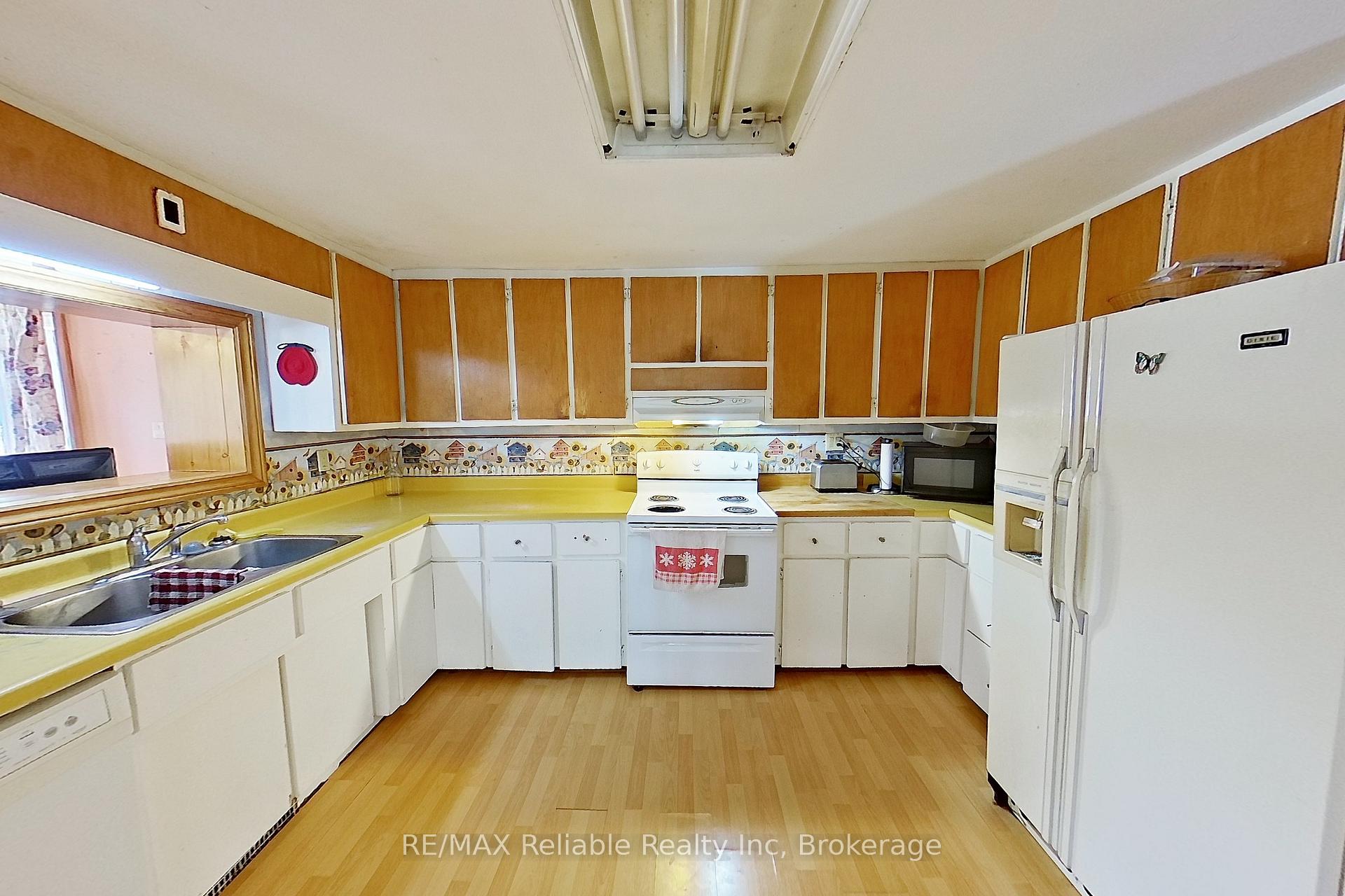 Photo 21 of 83 North Street S, Central Huron, Clinton — HOMEH