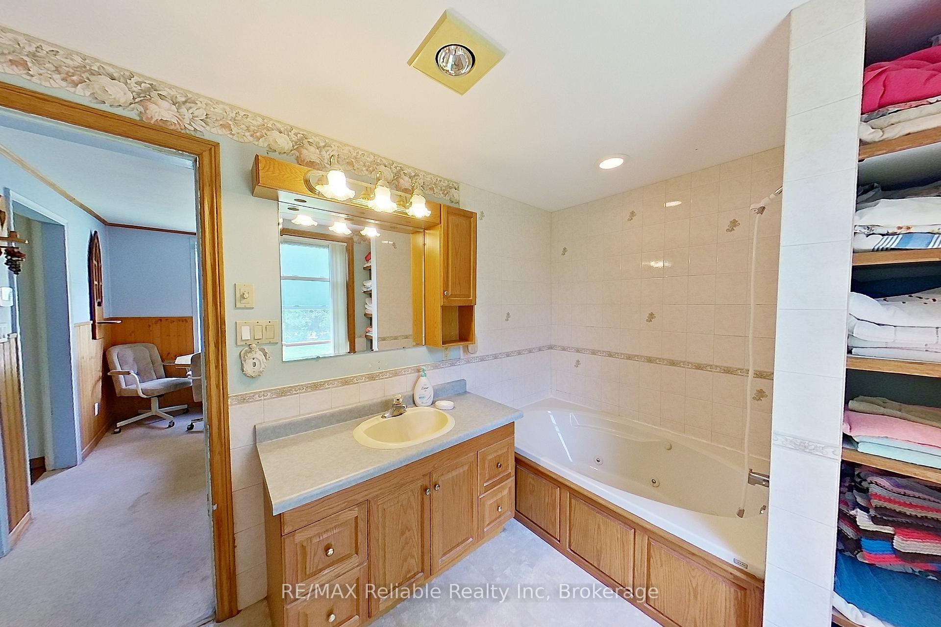Photo 30 of 83 North Street S, Central Huron, Clinton — HOMEH