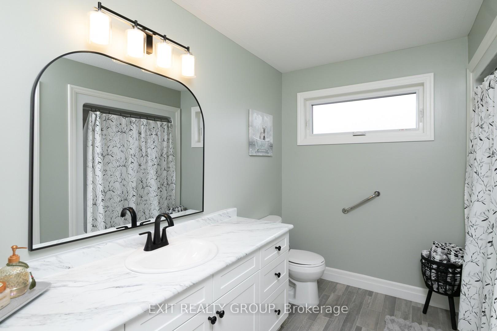 Photo 24 of 37 Caleb Crescent, Quinte West, Sidney Ward — HOMEH