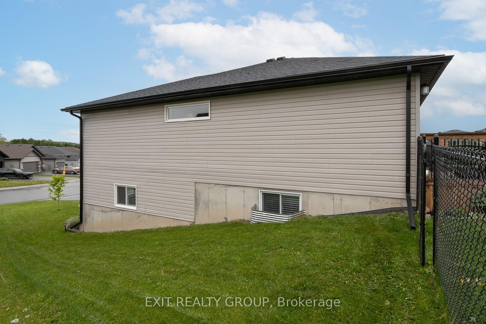 Photo 40 of 37 Caleb Crescent, Quinte West, Sidney Ward — HOMEH