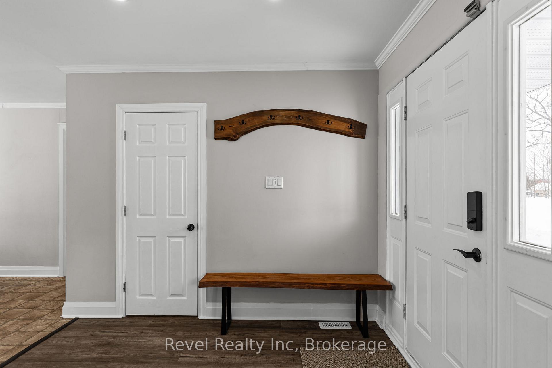 Photo 2 of 21 John Street, Springwater, Elmvale — HOMEH