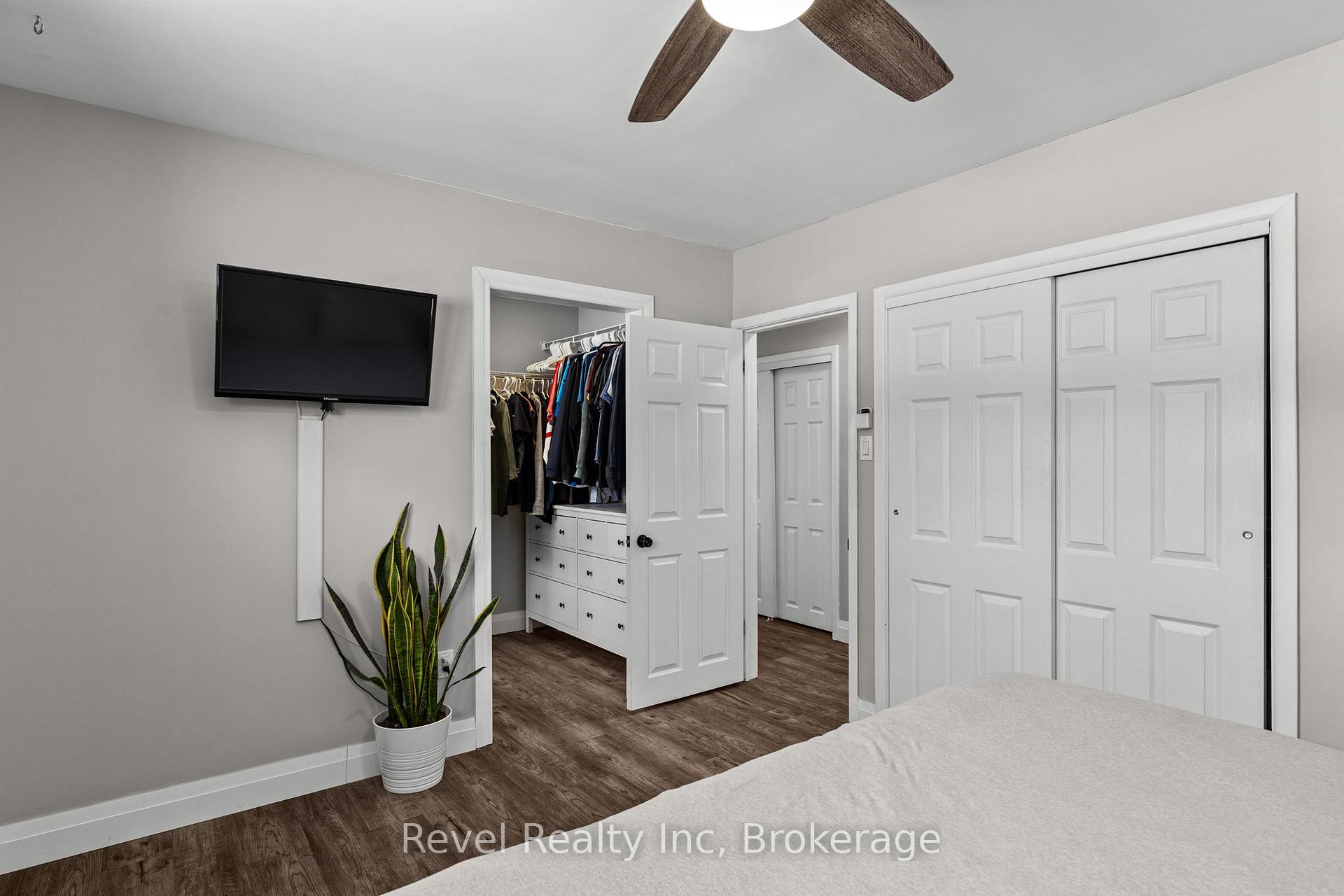 Photo 13 of 21 John Street, Springwater, Elmvale — HOMEH