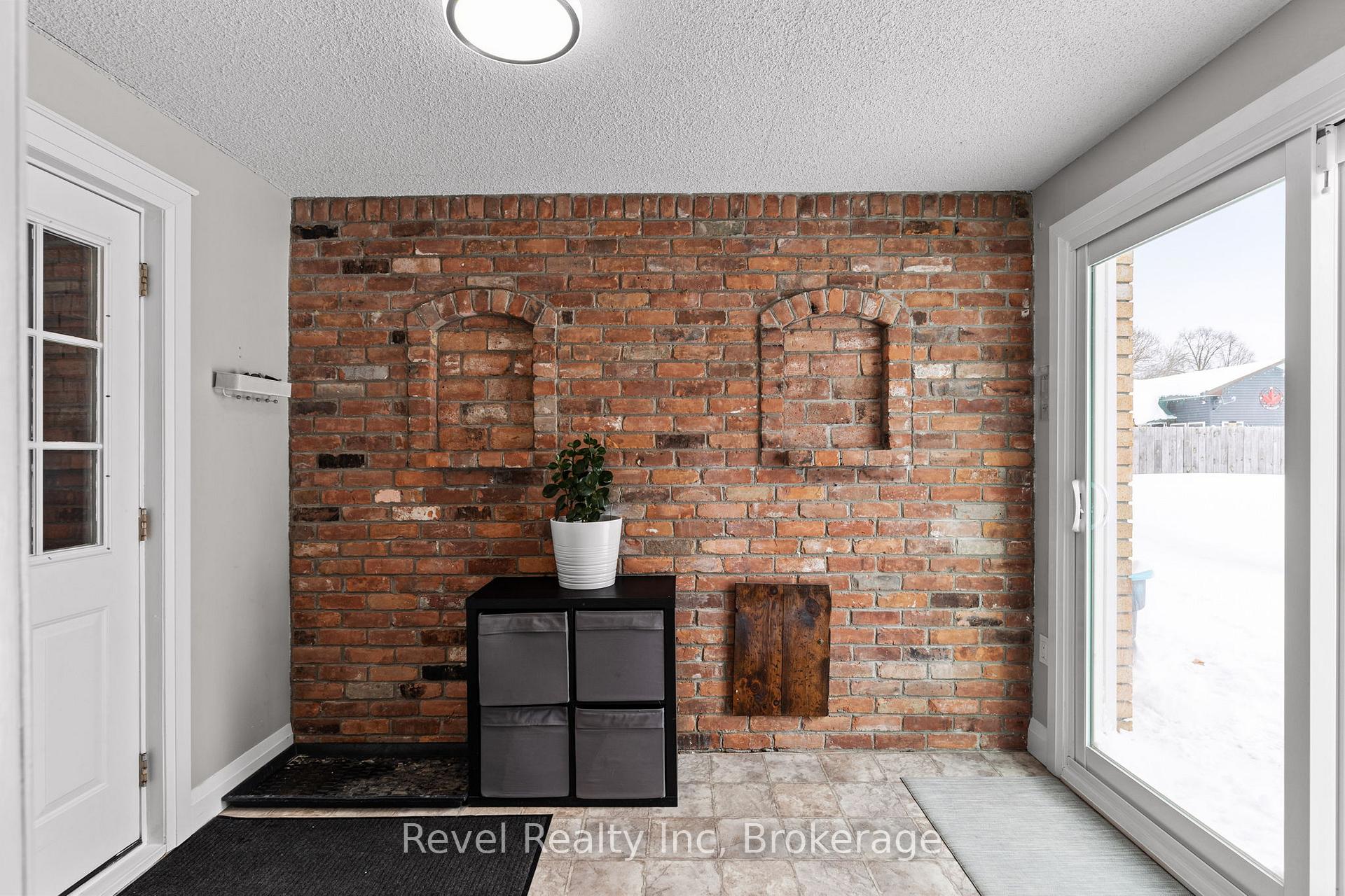 Photo 21 of 21 John Street, Springwater, Elmvale — HOMEH