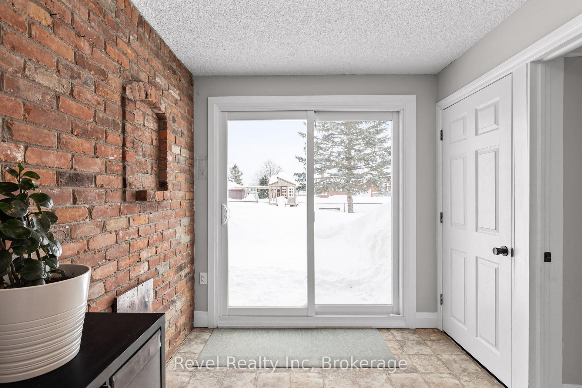Photo 20 of 21 John Street, Springwater, Elmvale — HOMEH