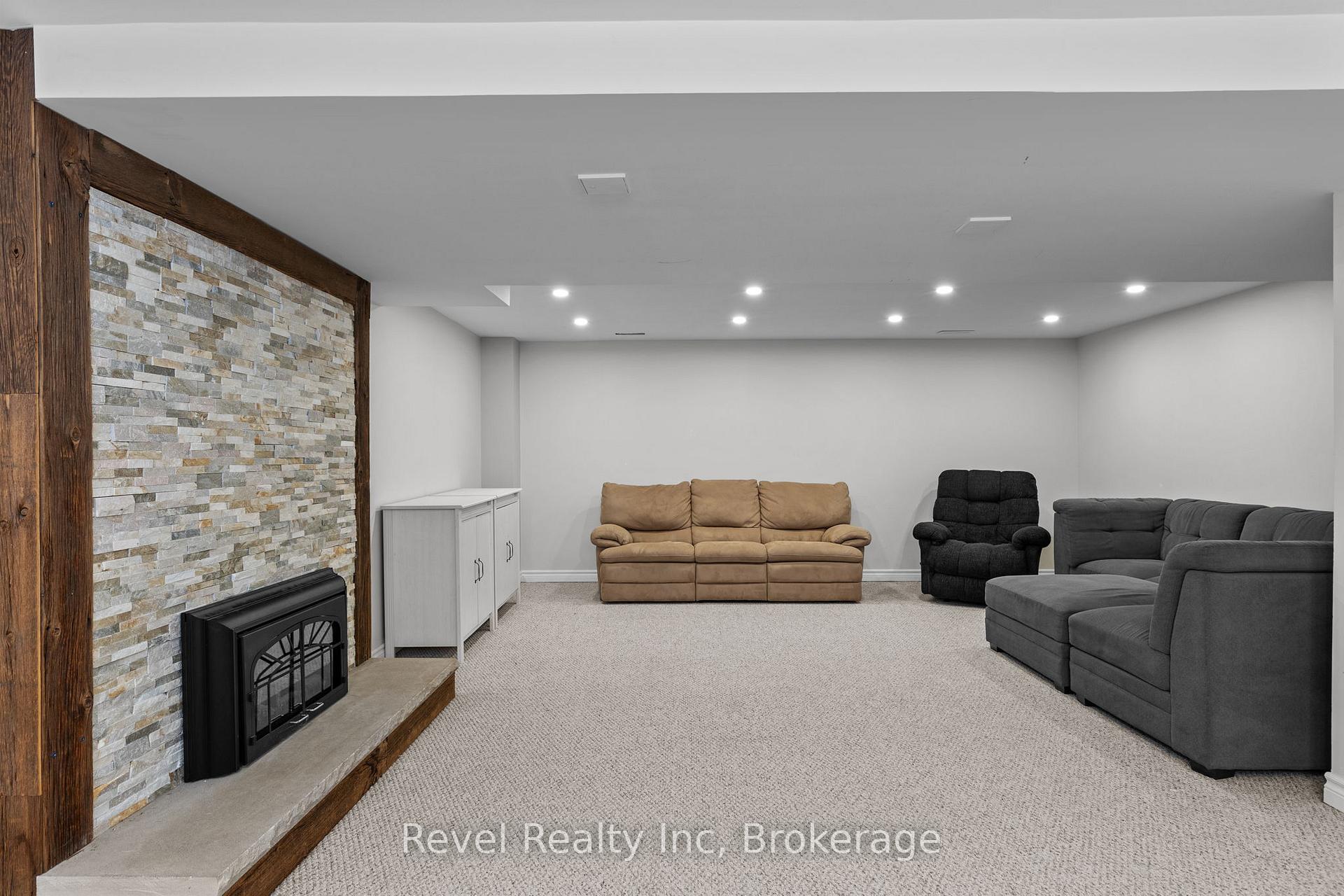 Photo 18 of 21 John Street, Springwater, Elmvale — HOMEH