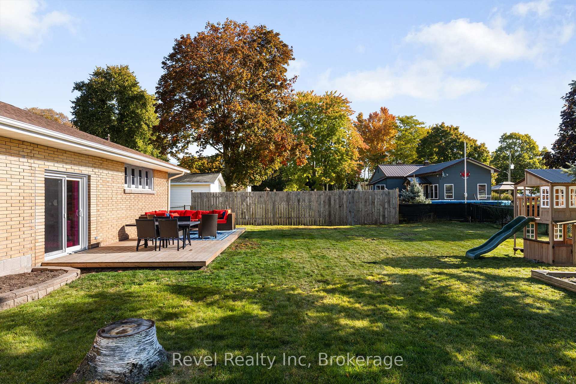Photo 34 of 21 John Street, Springwater, Elmvale — HOMEH