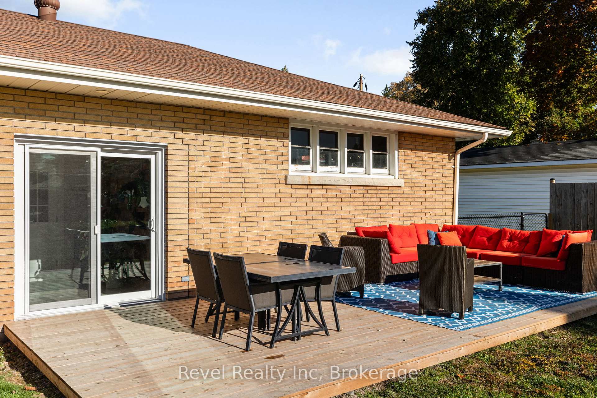 Photo 33 of 21 John Street, Springwater, Elmvale — HOMEH
