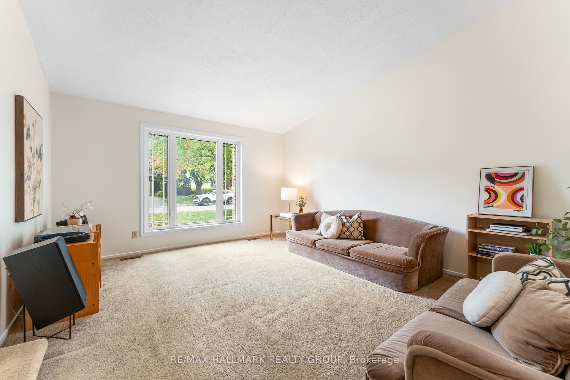 Photo 17 of 1075 Avignon Court, Ottawa, Orleans Wood — HOMEH