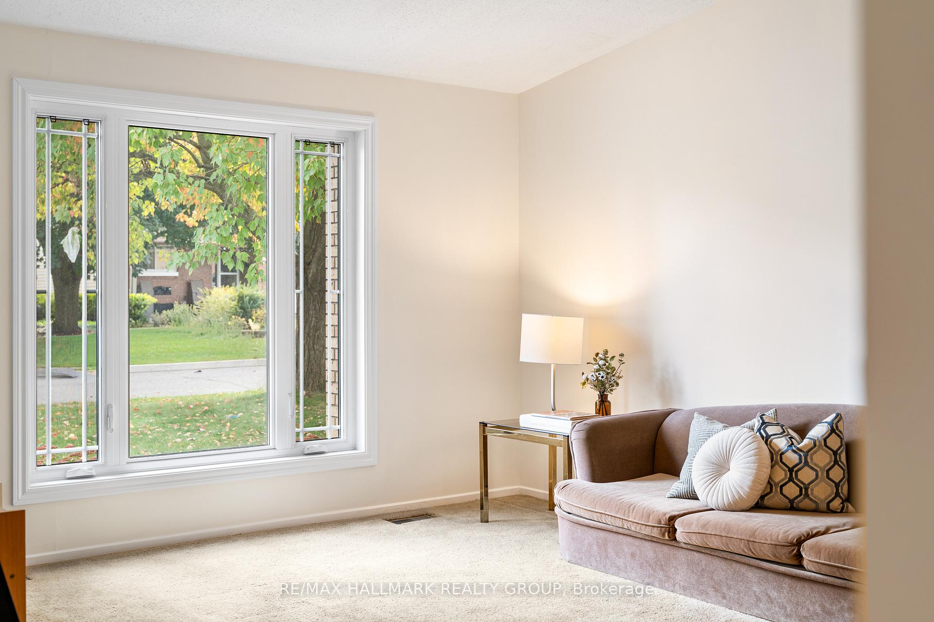 Photo 3 of 1075 Avignon Court, Ottawa, Orleans Wood — HOMEH