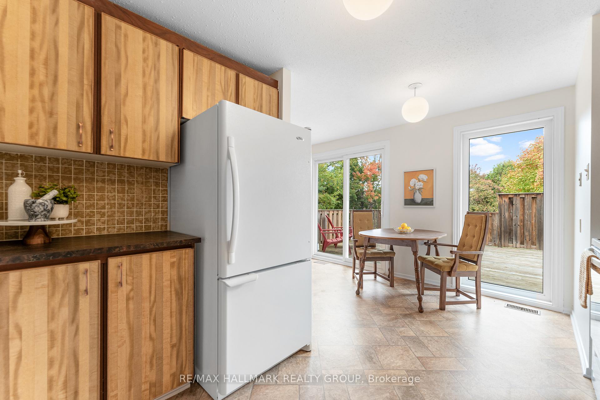Photo 38 of 1075 Avignon Court, Ottawa, Orleans Wood — HOMEH
