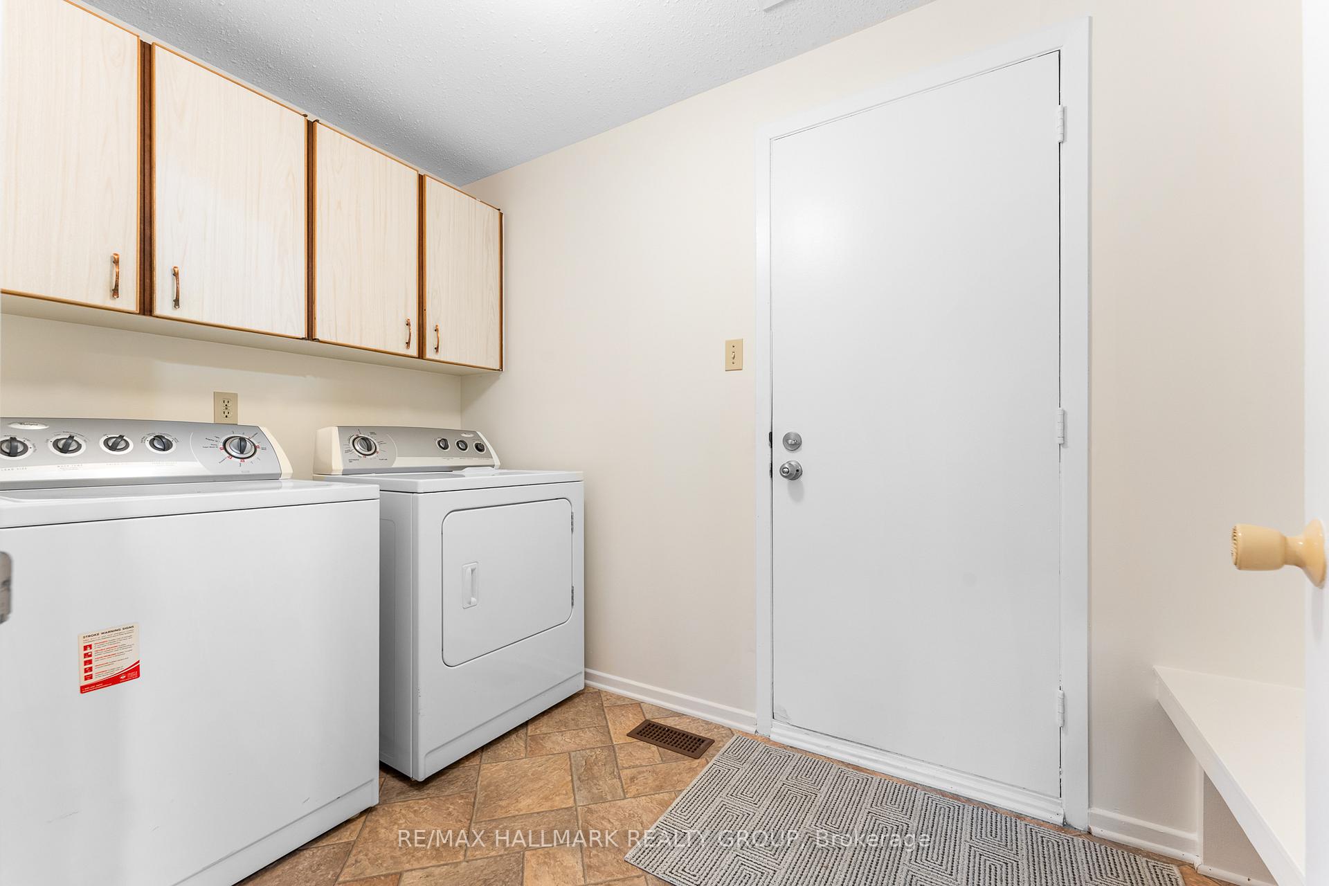 Photo 10 of 1075 Avignon Court, Ottawa, Orleans Wood — HOMEH