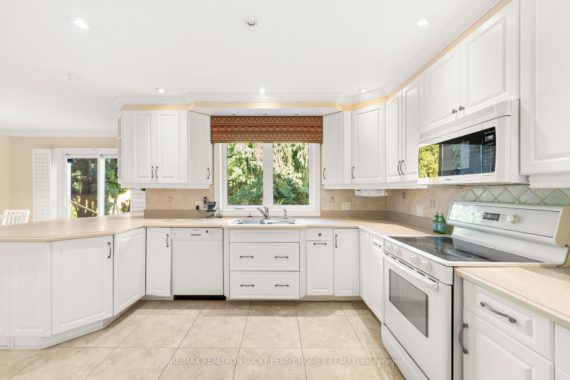 Photo 2 of 17 McPhillips Avenue, Markham, Bullock — HOMEH