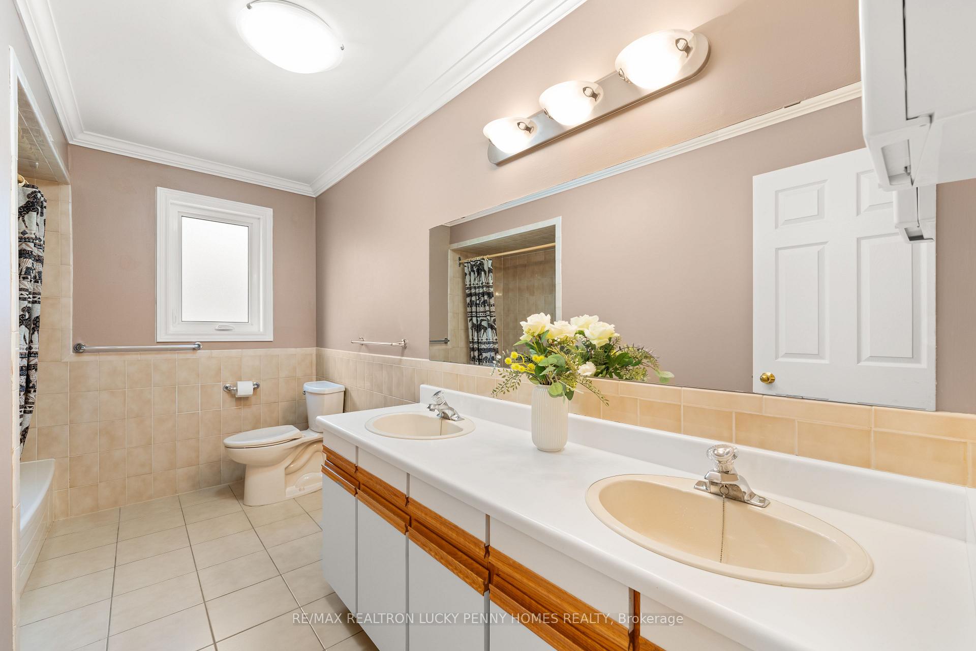 Photo 39 of 17 McPhillips Avenue, Markham, Bullock — HOMEH