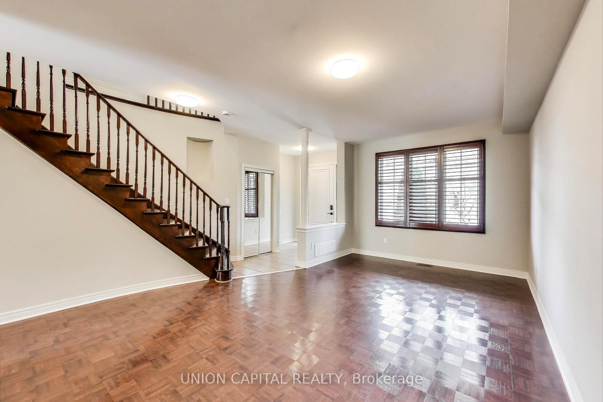 Photo 9 of 5 Robins Nest Drive, Vaughan, Vellore Village — HOMEH
