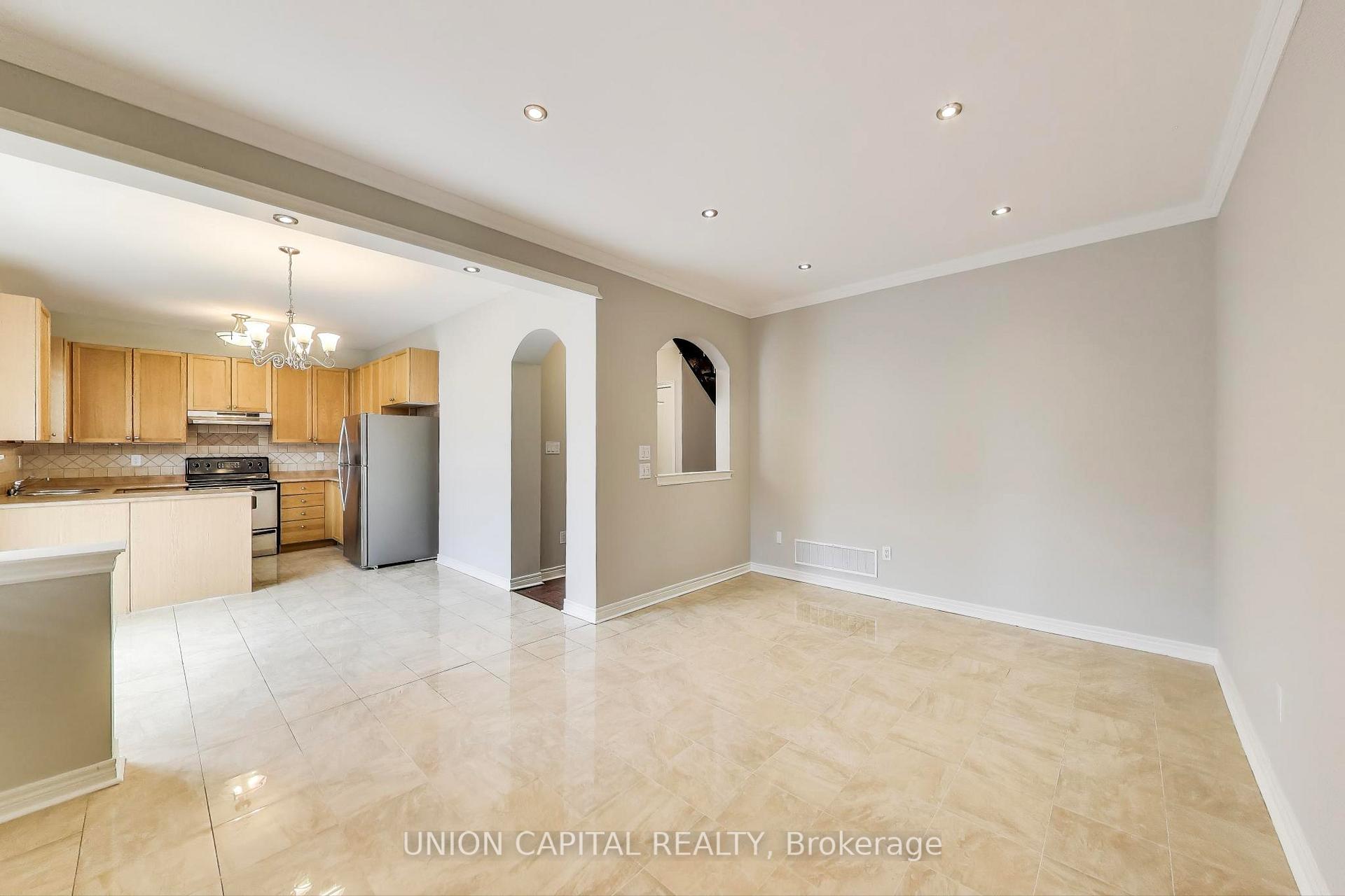 Photo 3 of 5 Robins Nest Drive, Vaughan, Vellore Village — HOMEH