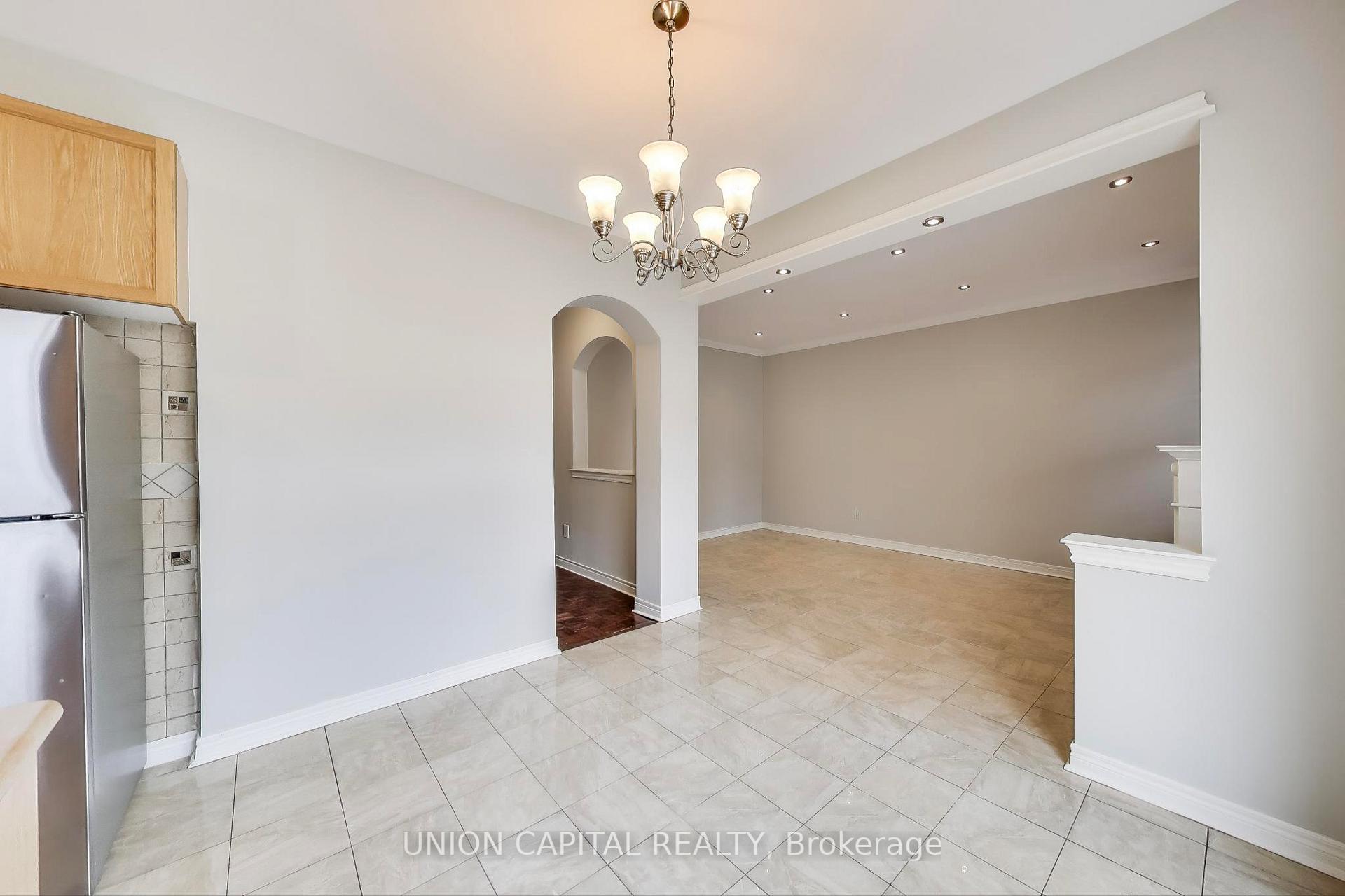 Photo 12 of 5 Robins Nest Drive, Vaughan, Vellore Village — HOMEH