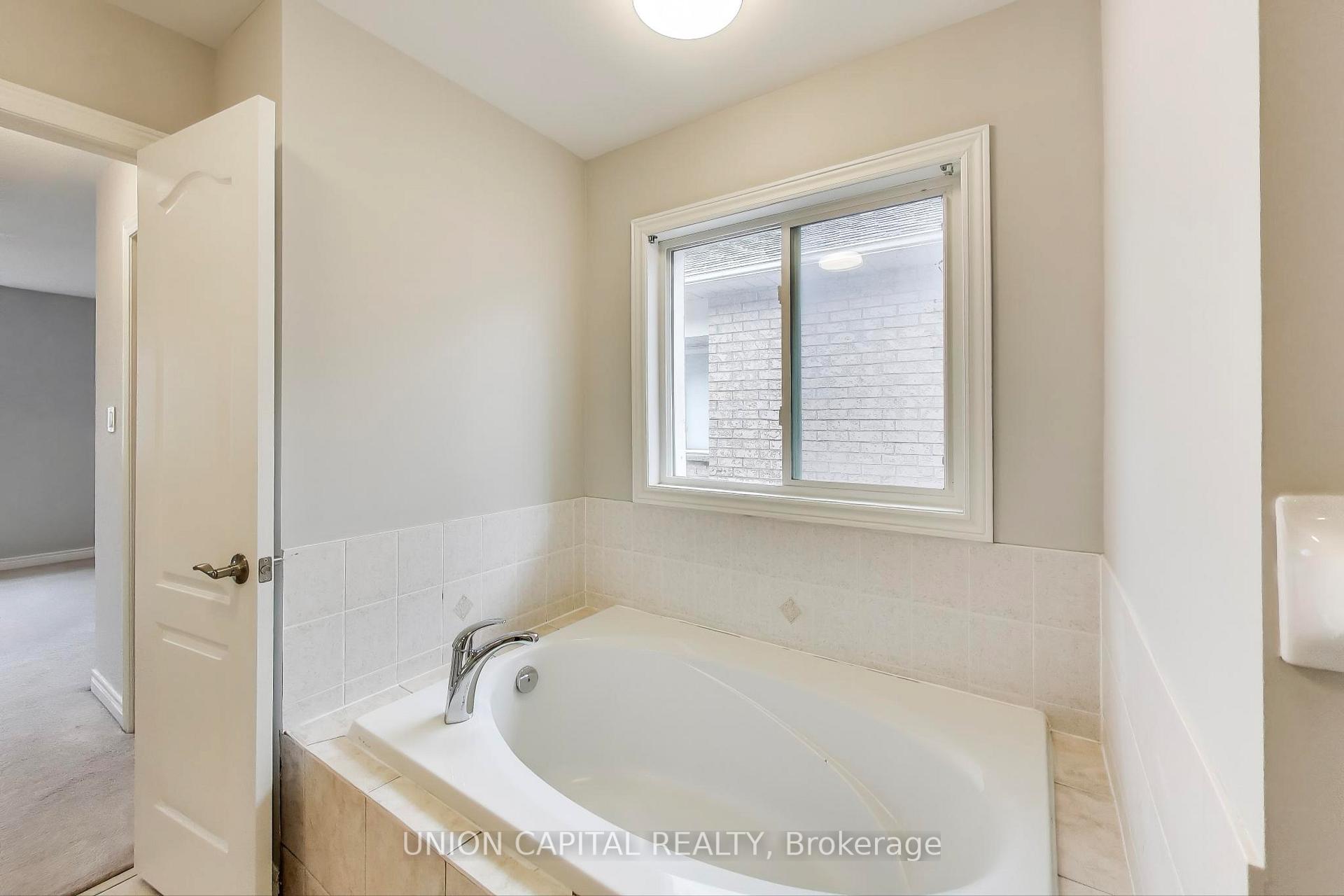 Photo 31 of 5 Robins Nest Drive, Vaughan, Vellore Village — HOMEH