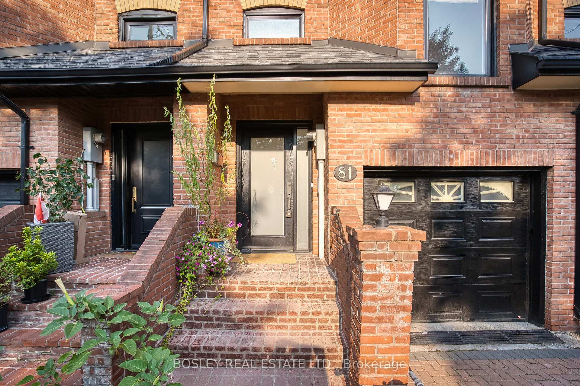 Photo 2 of 81 Beaconsfield Avenue, Toronto, Little Portugal — HOMEH