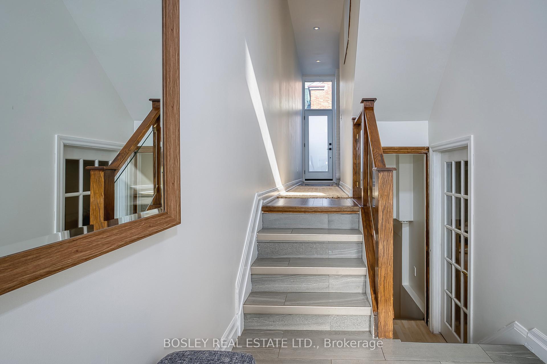 Photo 3 of 81 Beaconsfield Avenue, Toronto, Little Portugal — HOMEH