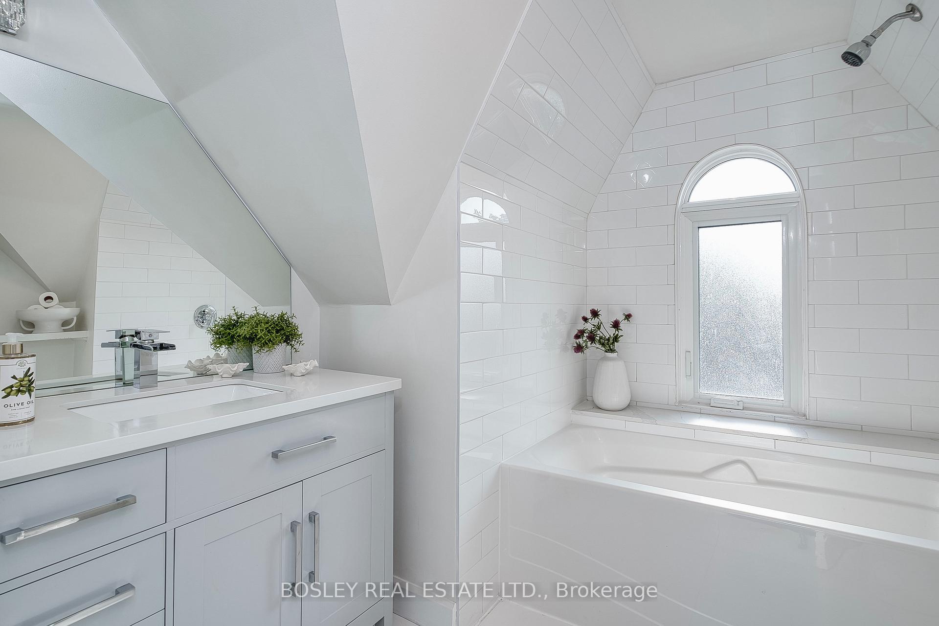 Photo 43 of 81 Beaconsfield Avenue, Toronto, Little Portugal — HOMEH
