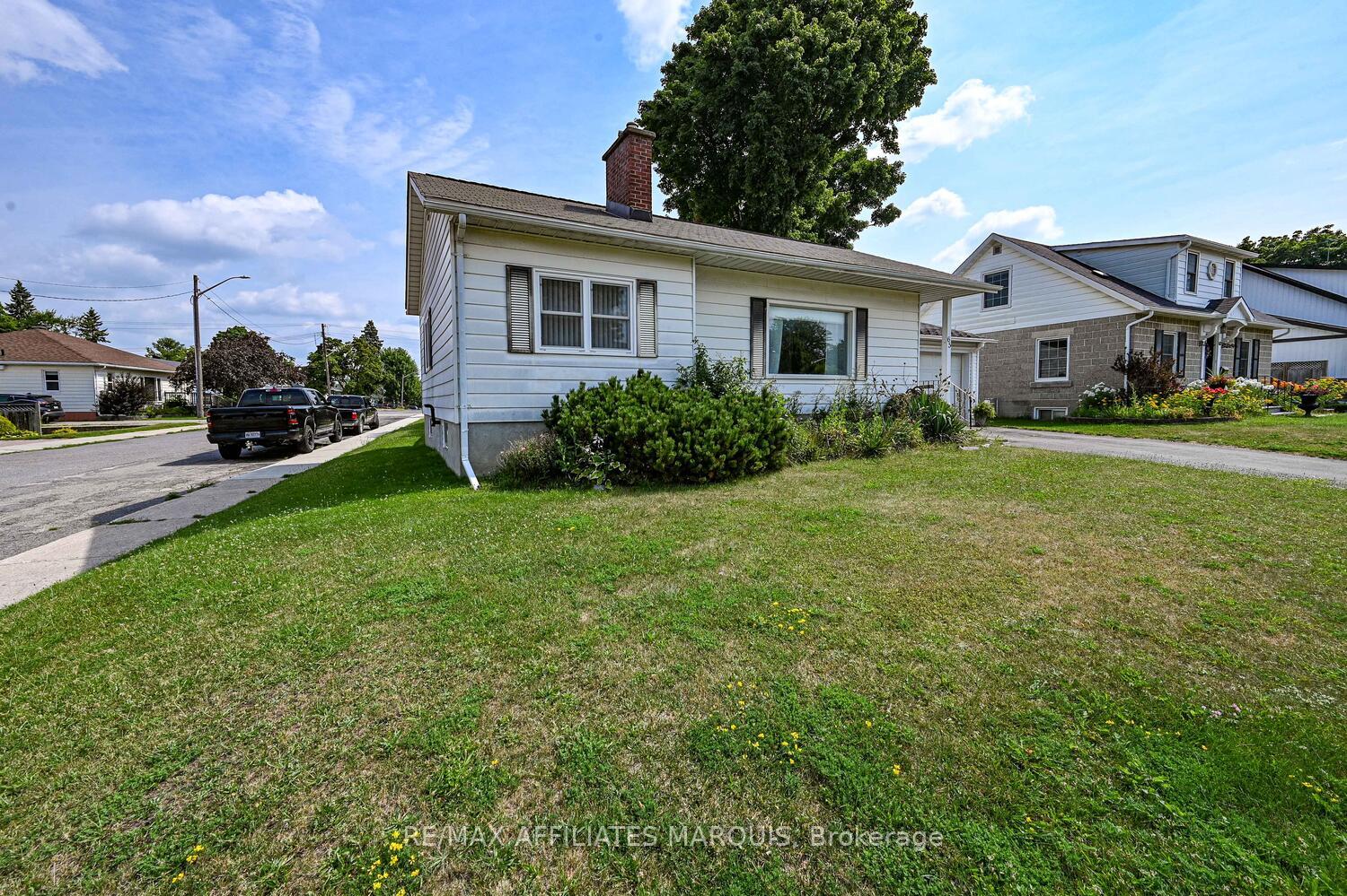 Photo 5 of 65 Jasper Avenue, Smiths Falls — HOMEH