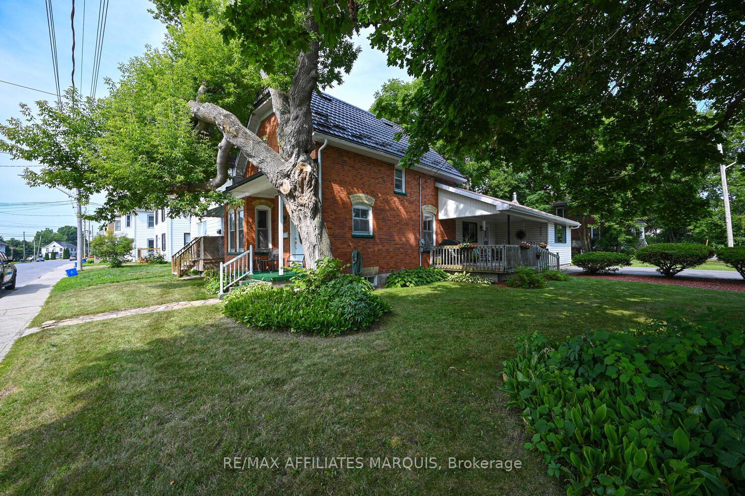 Photo 1 of 74 William Street E, Smiths Falls — HOMEH