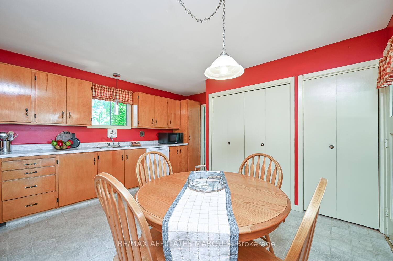 Photo 17 of 74 William Street E, Smiths Falls — HOMEH