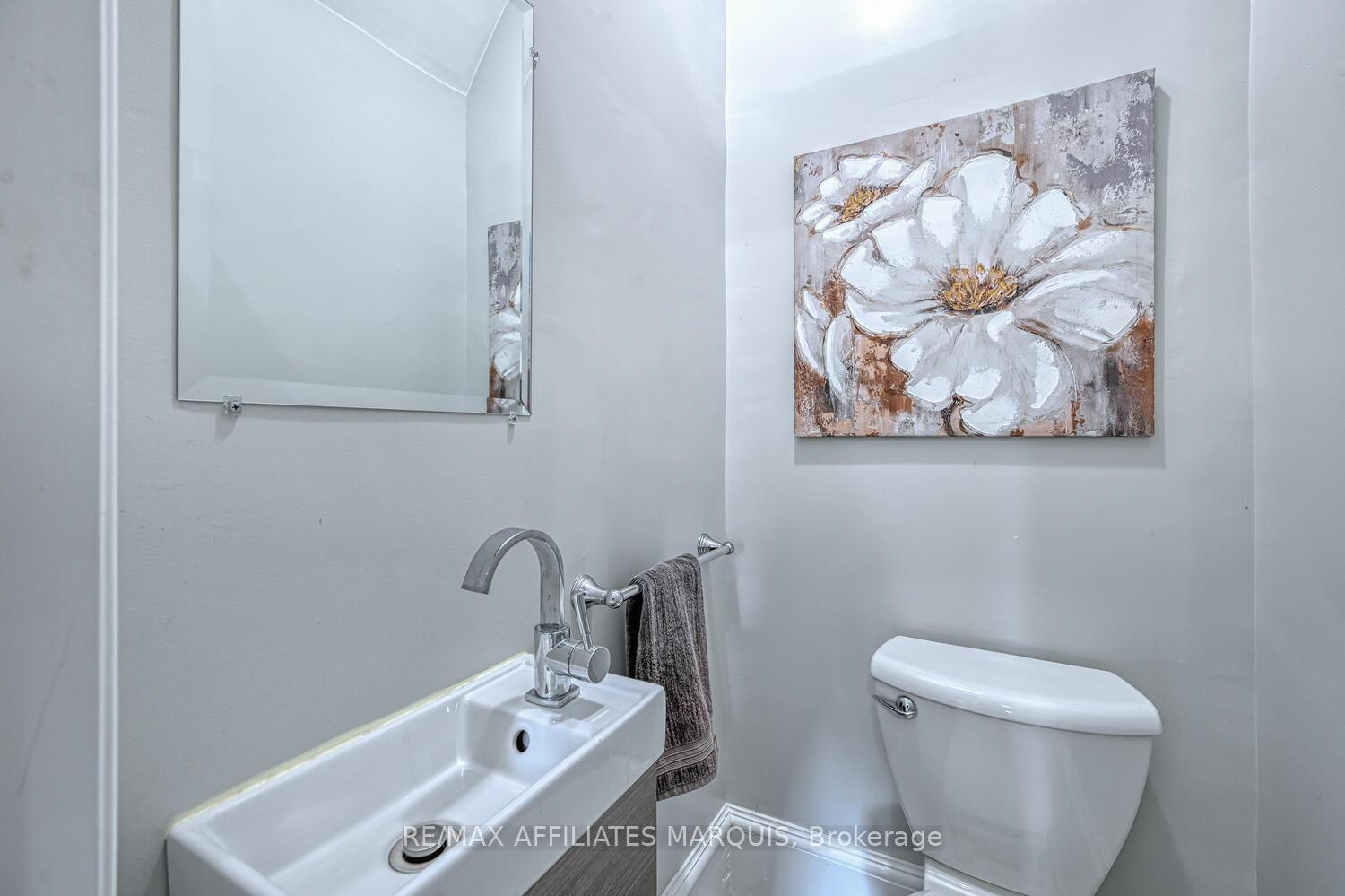 Photo 10 of 74 William Street E, Smiths Falls — HOMEH