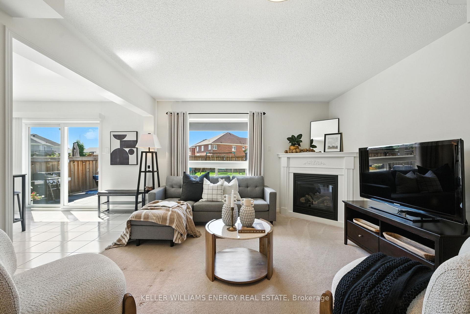 Photo 10 of 1990 Hunking Drive, Oshawa, Taunton — HOMEH