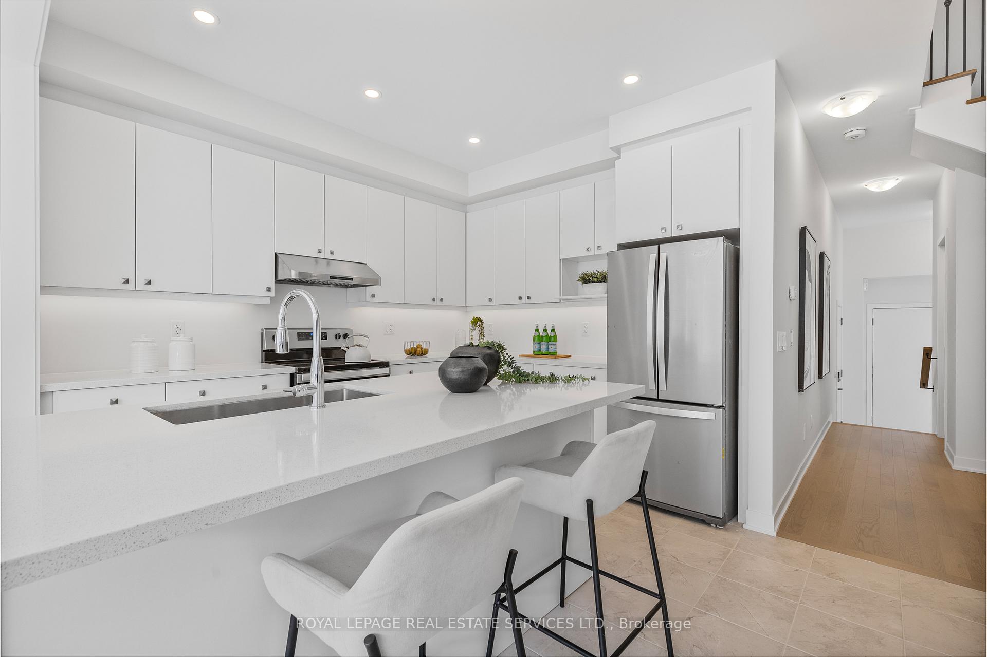 Photo 5 of 12 Jessica Antonella Street, Markham, Angus Glen — HOMEH