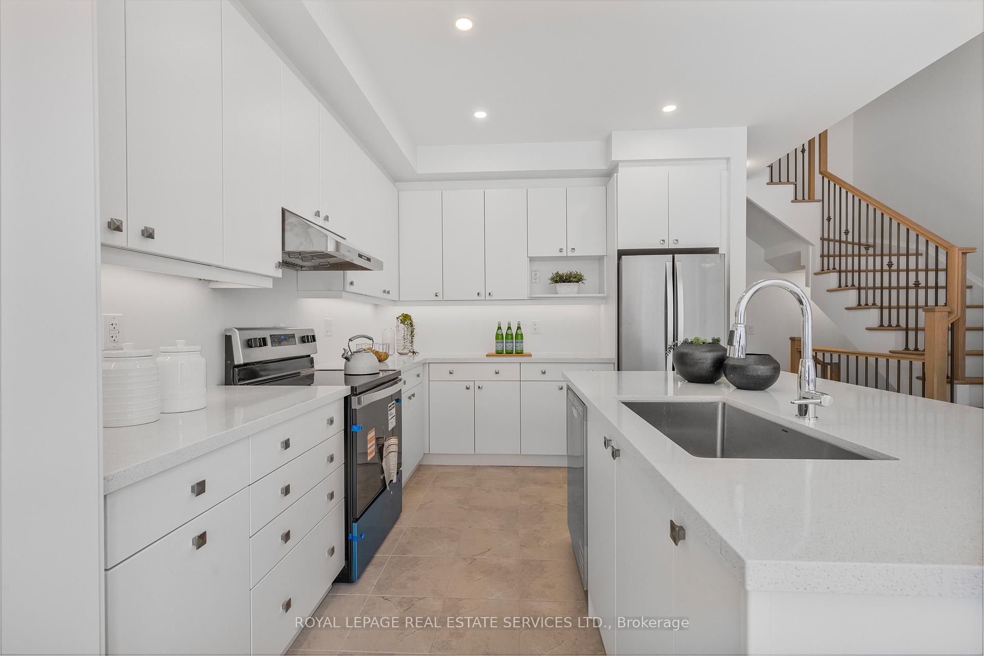 Photo 6 of 12 Jessica Antonella Street, Markham, Angus Glen — HOMEH