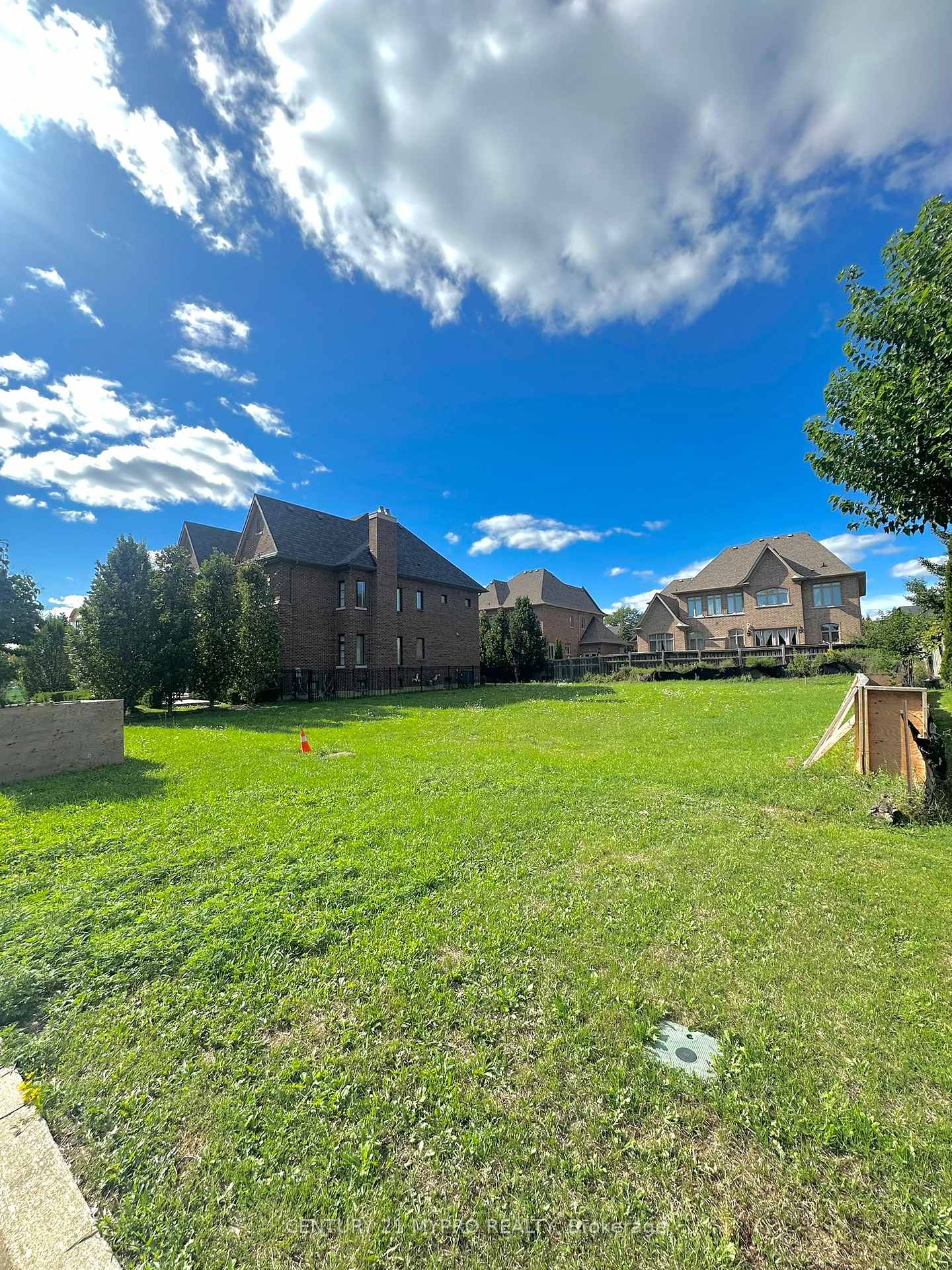 Photo 1 of 40 Appian Way, Vaughan, Islington Woods — HOMEH