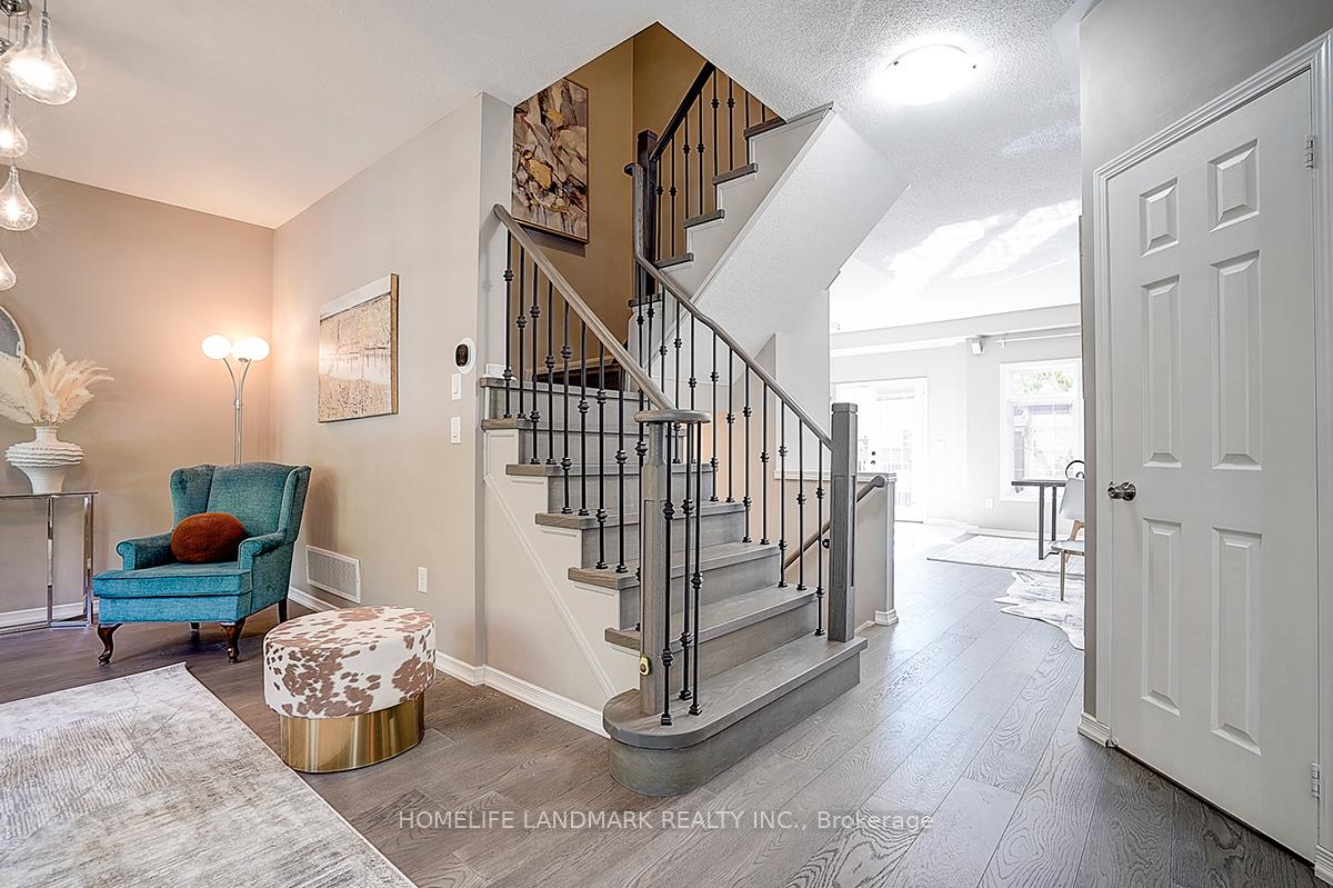 Photo 4 of 891 Bur Oak Avenue, Markham, Wismer — HOMEH