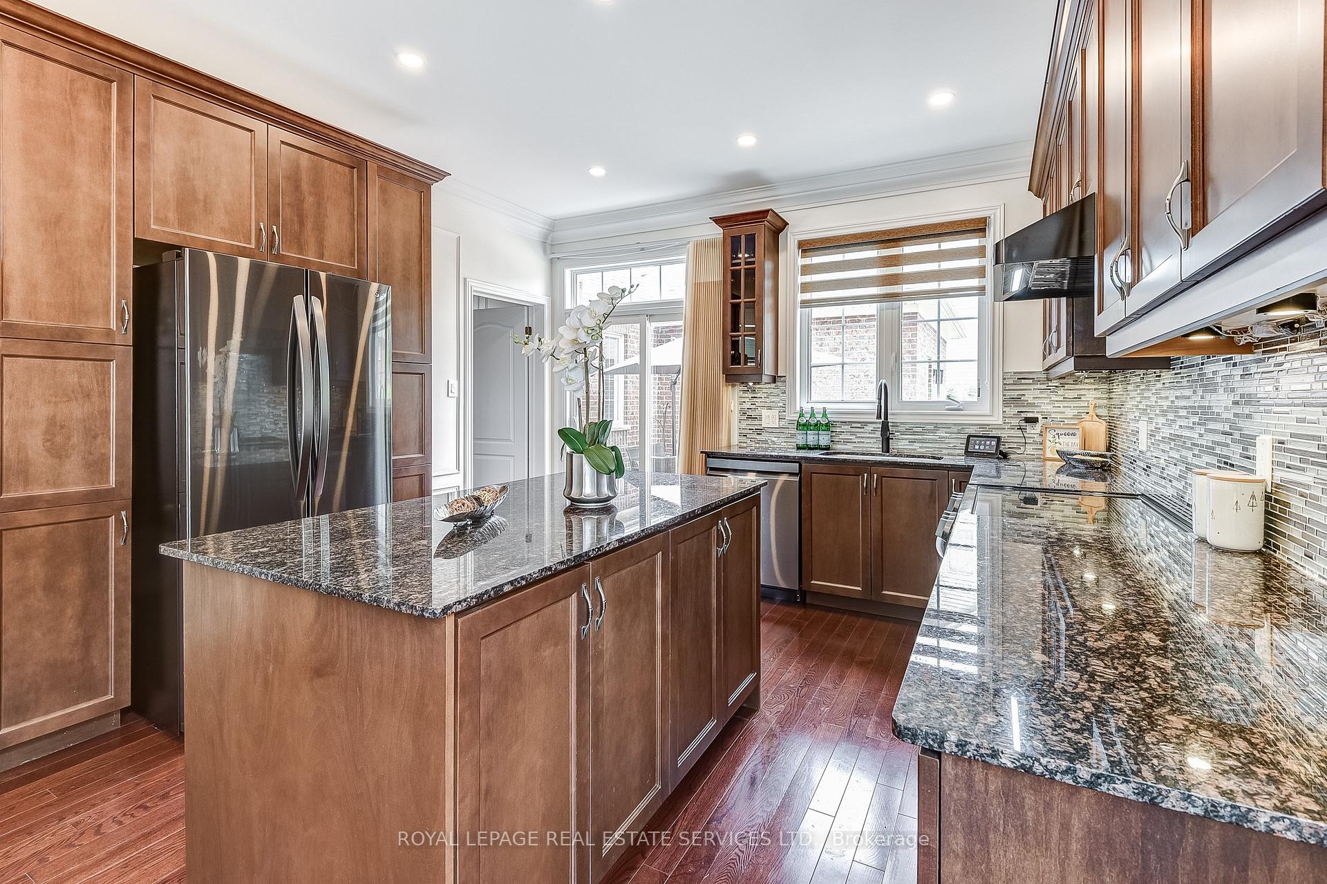 Photo 4 of 2 Pelister Drive, Markham, Greensborough — HOMEH